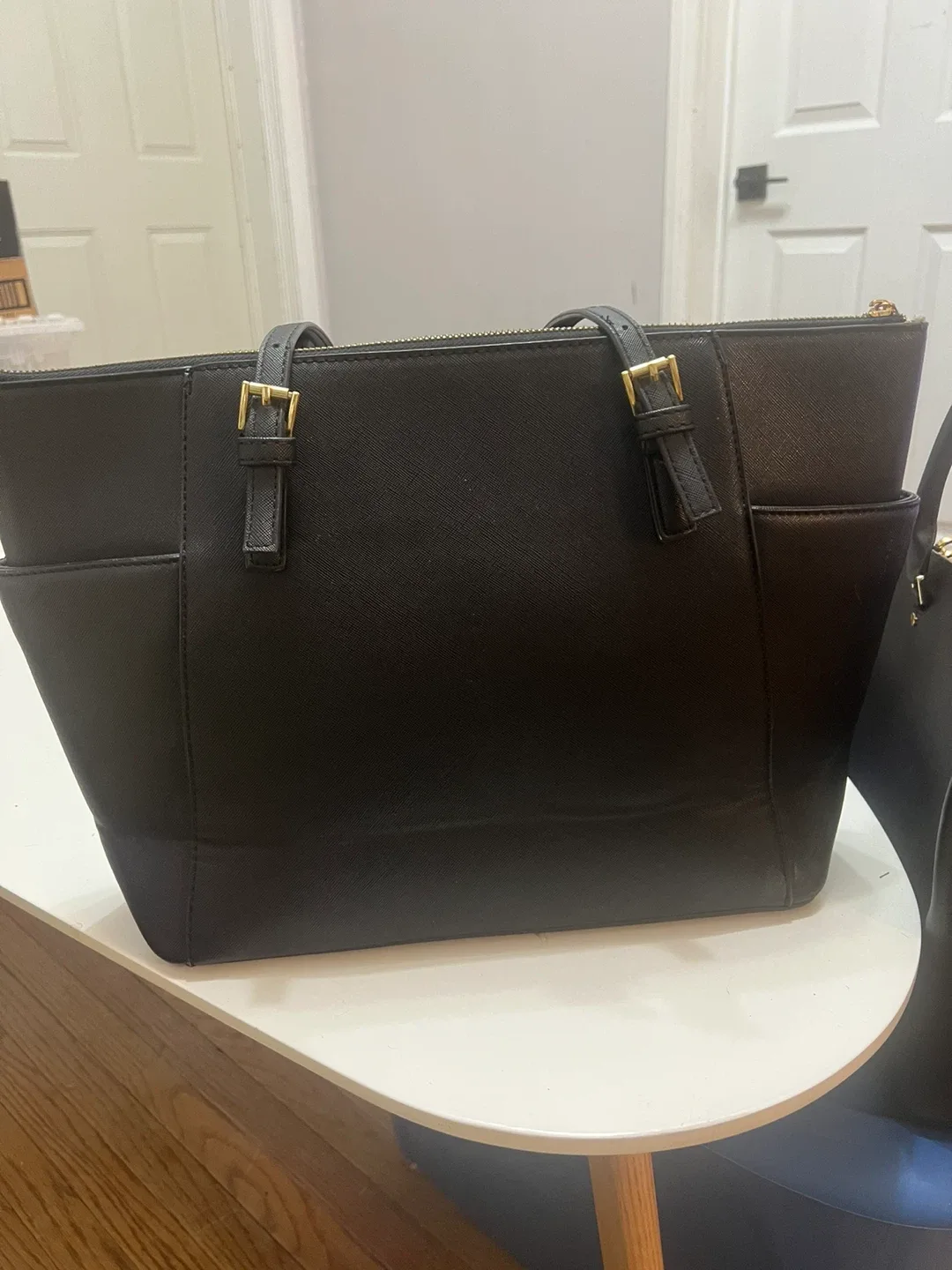 Michael Kors Black Tote Bag image indicator(2)