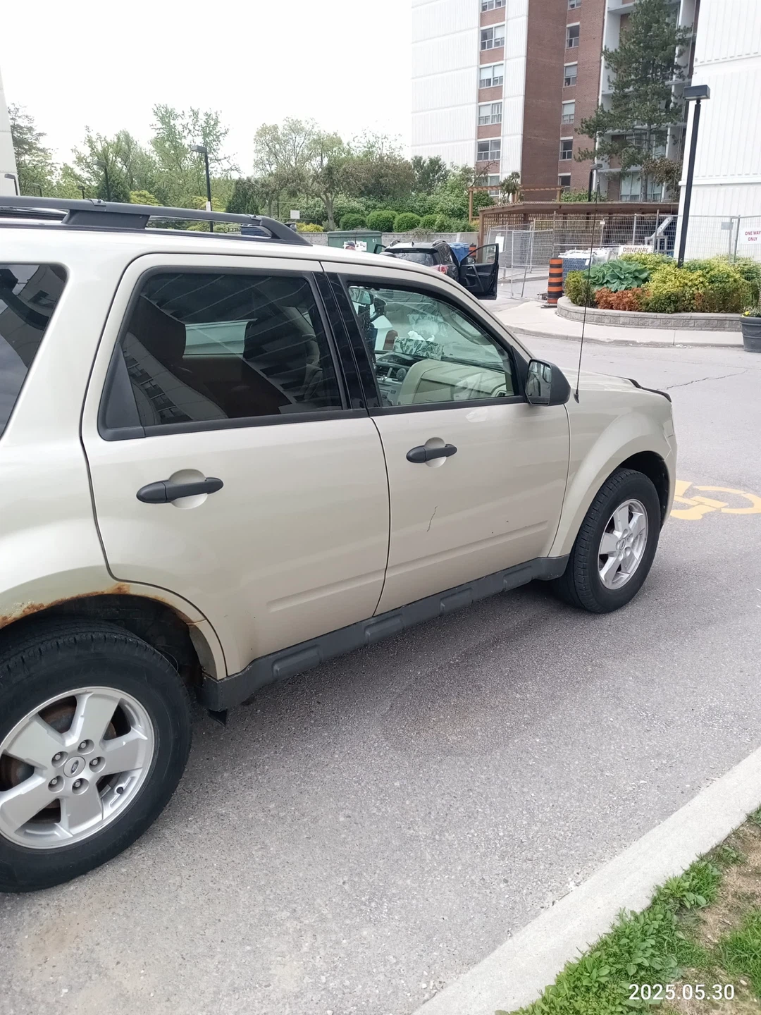 2011 Ford escape Ltd - photo 3