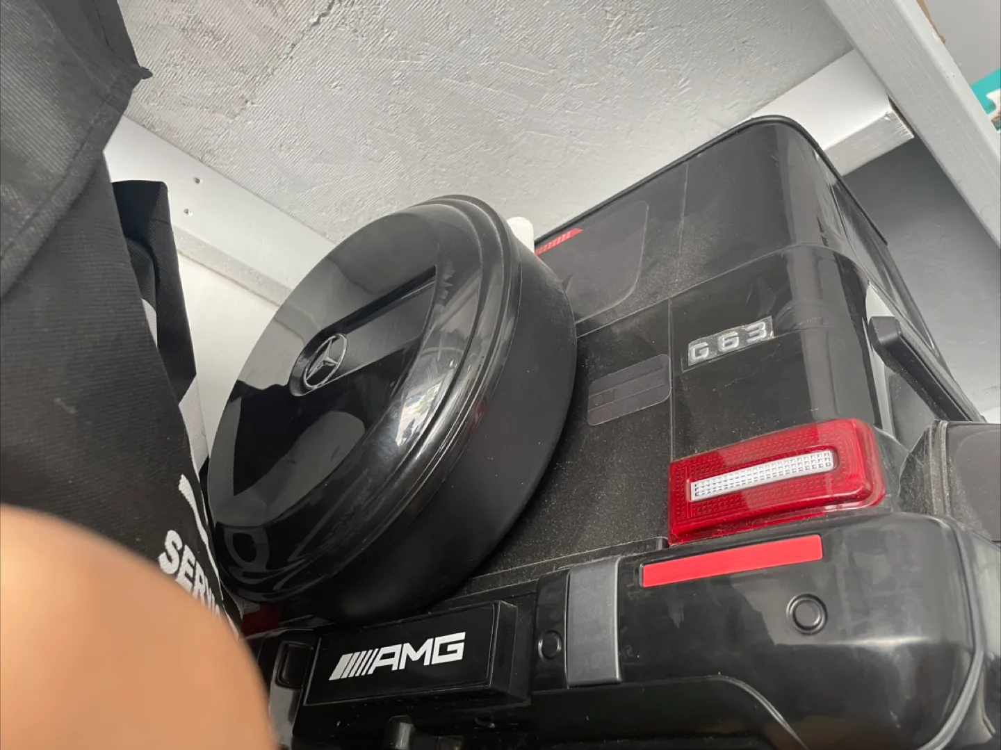 Mercedes-Benz G63 AMG Ride-On Car image indicator(3)