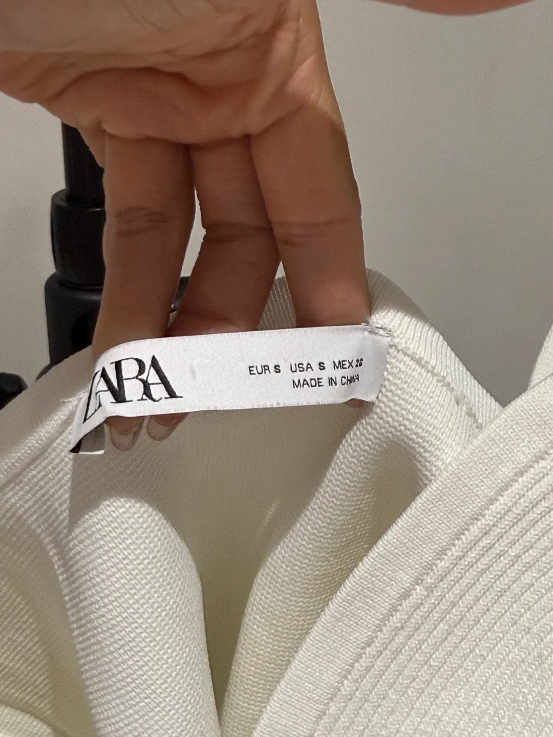 Zara White Knit Top - Size S image indicator(2)