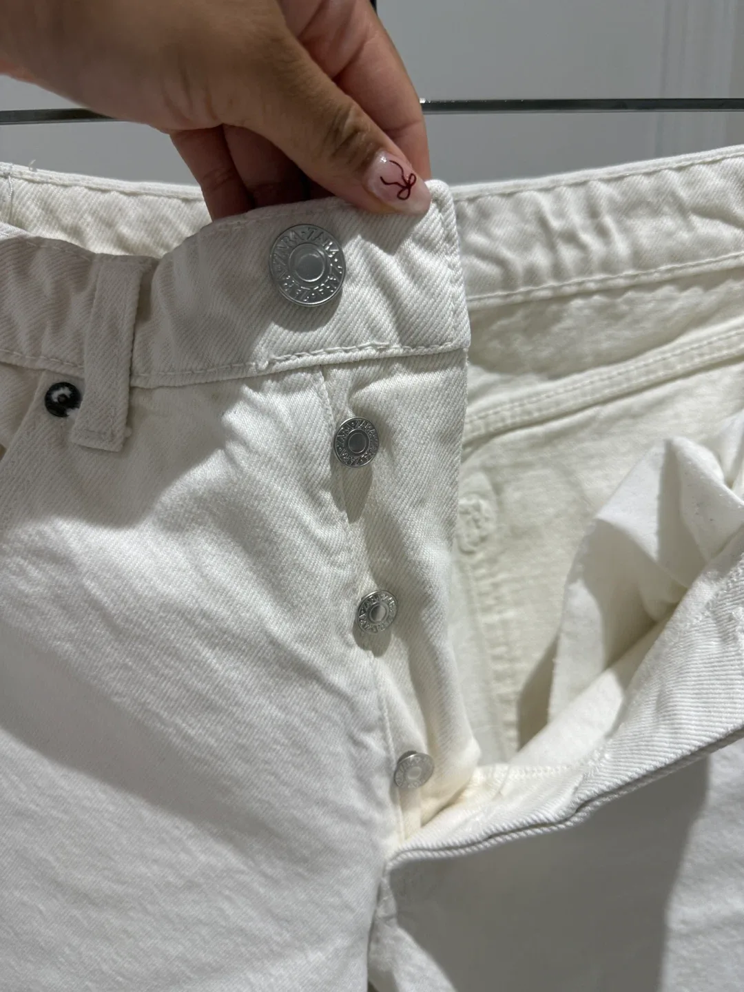 Zara White Jeans image indicator(2)
