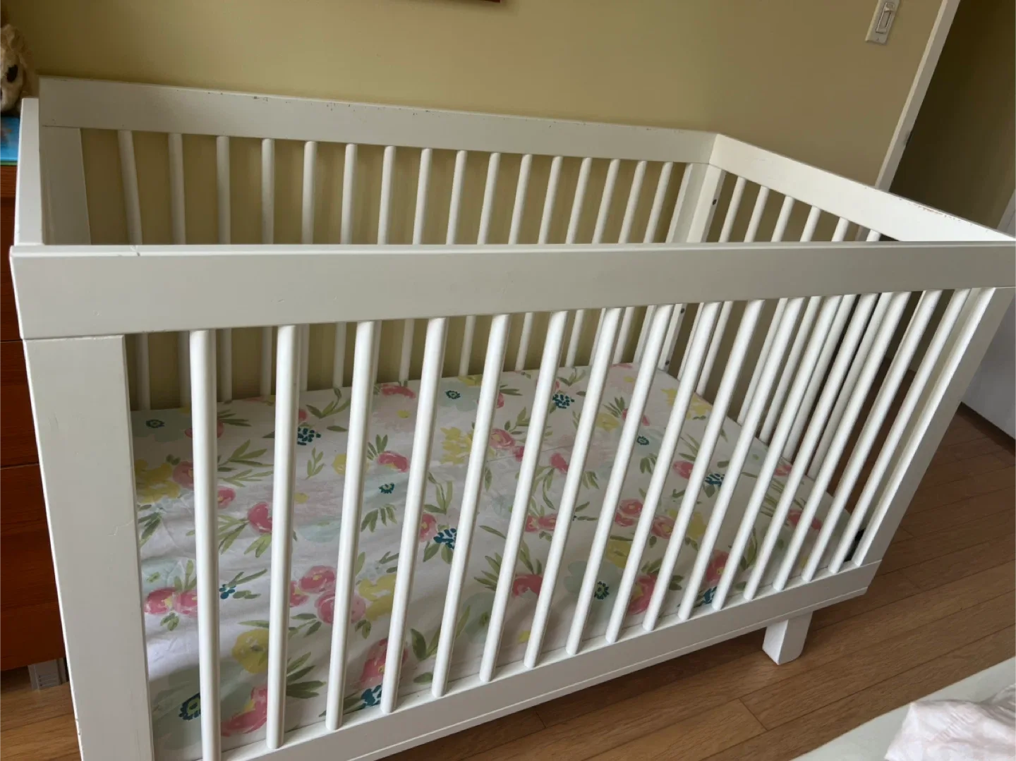 White Baby Crib image indicator(4)