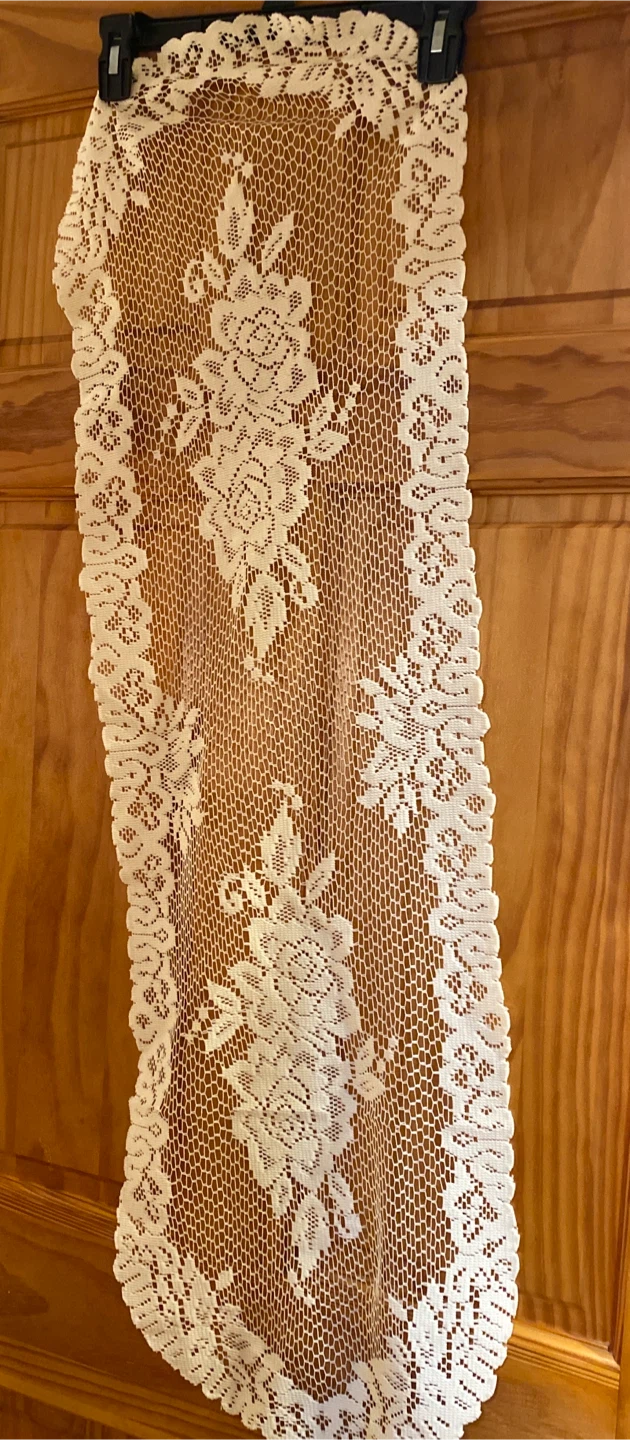 Lace Table Runner - Floral Design/veil