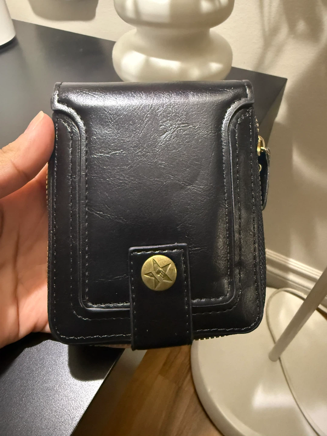 Black Bi-fold Wallet with Zipper