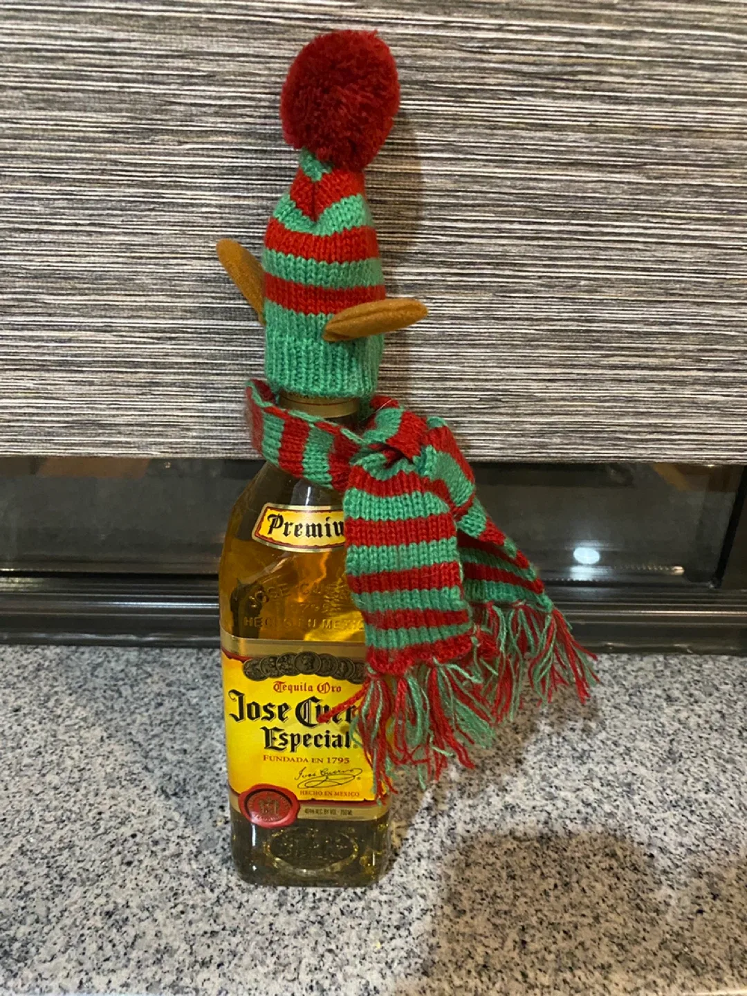 Jose Cuervo Especial Tequila Oro thumbnail
