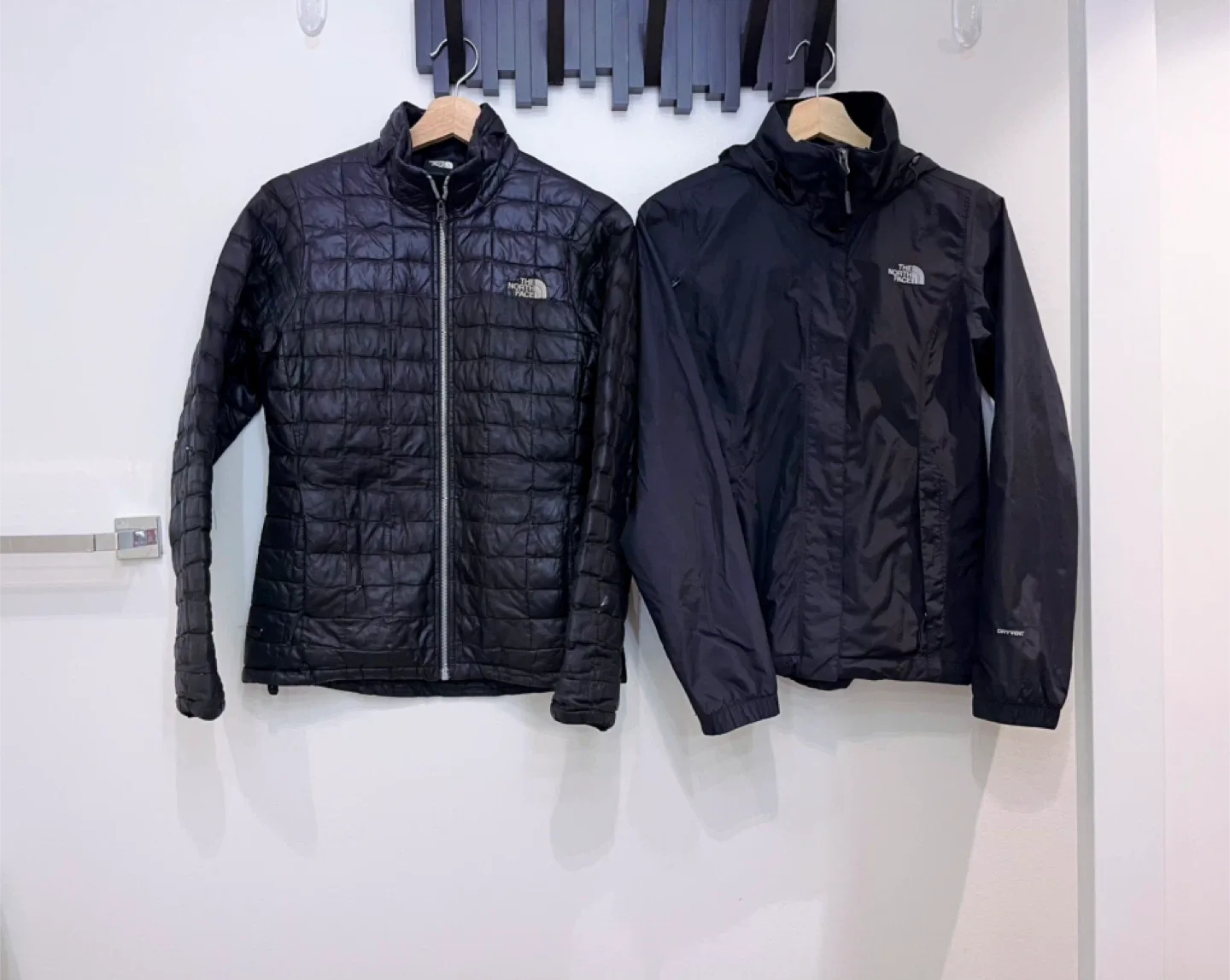 The North Face Women's Black Jacket-Size XS thumbnail