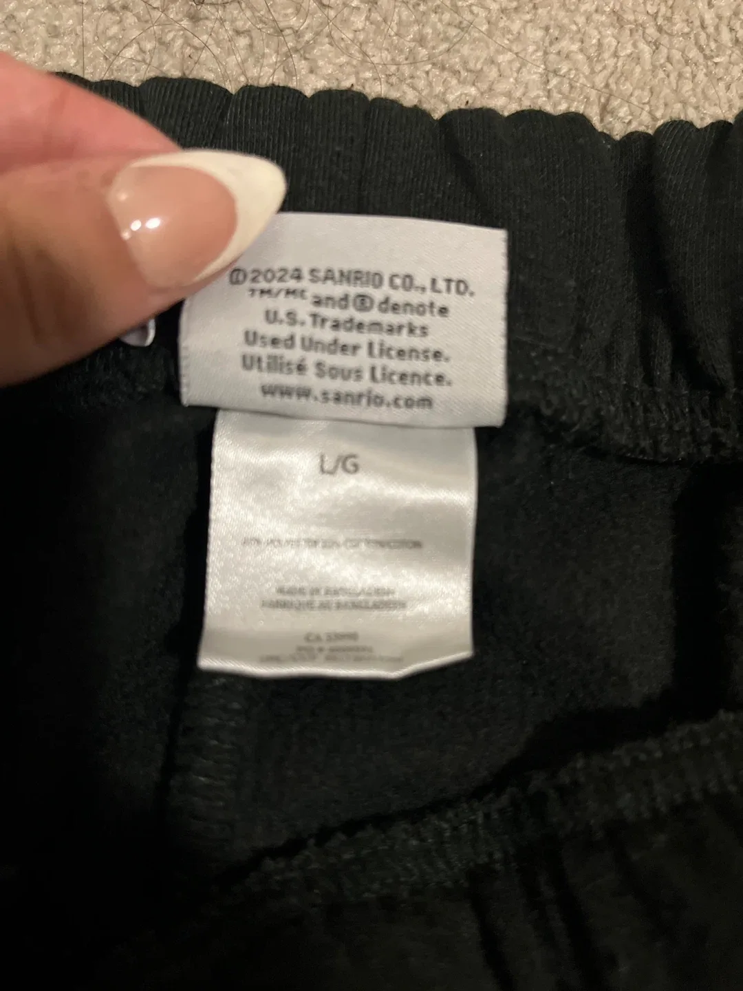 Hello Kitty and Friends Black Sweatpants - Size L image indicator(5)