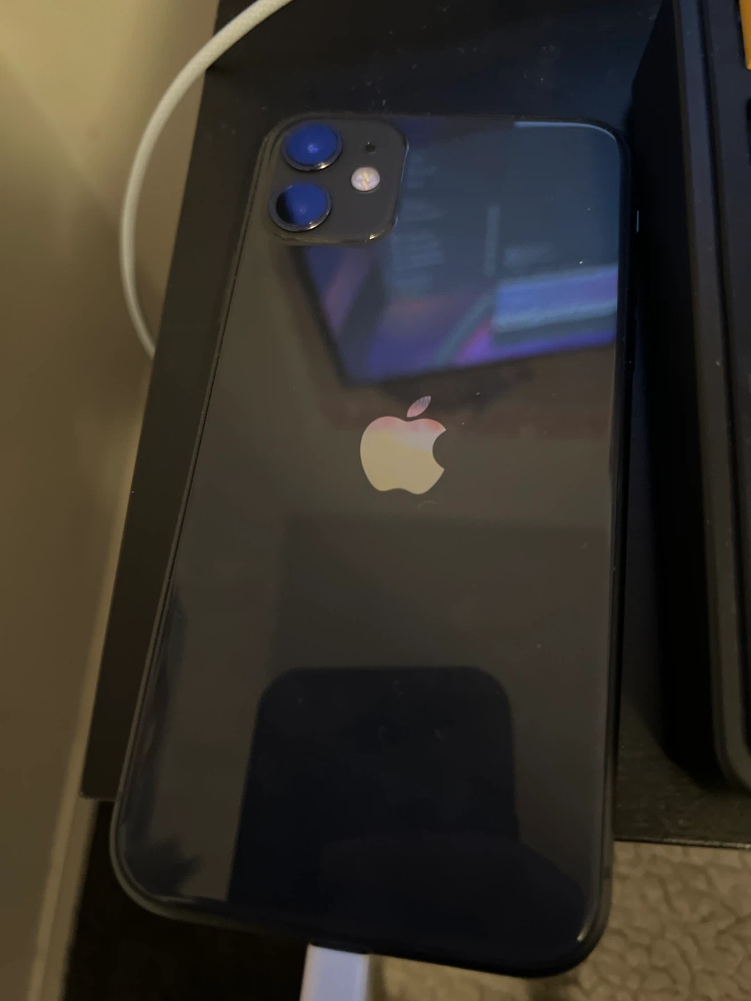 iPhone 11 - Black - photo 2