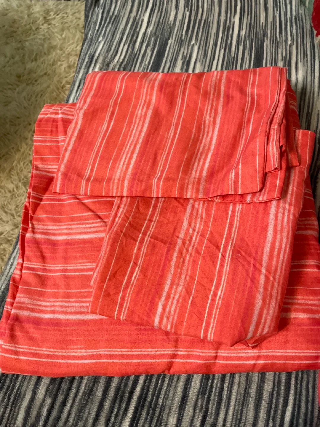 Queen Coral Striped Sheet Set like new image indicator(2)