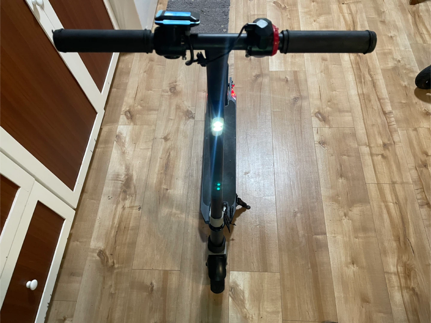 Gyroor Hs8 electric scooter - photo 2