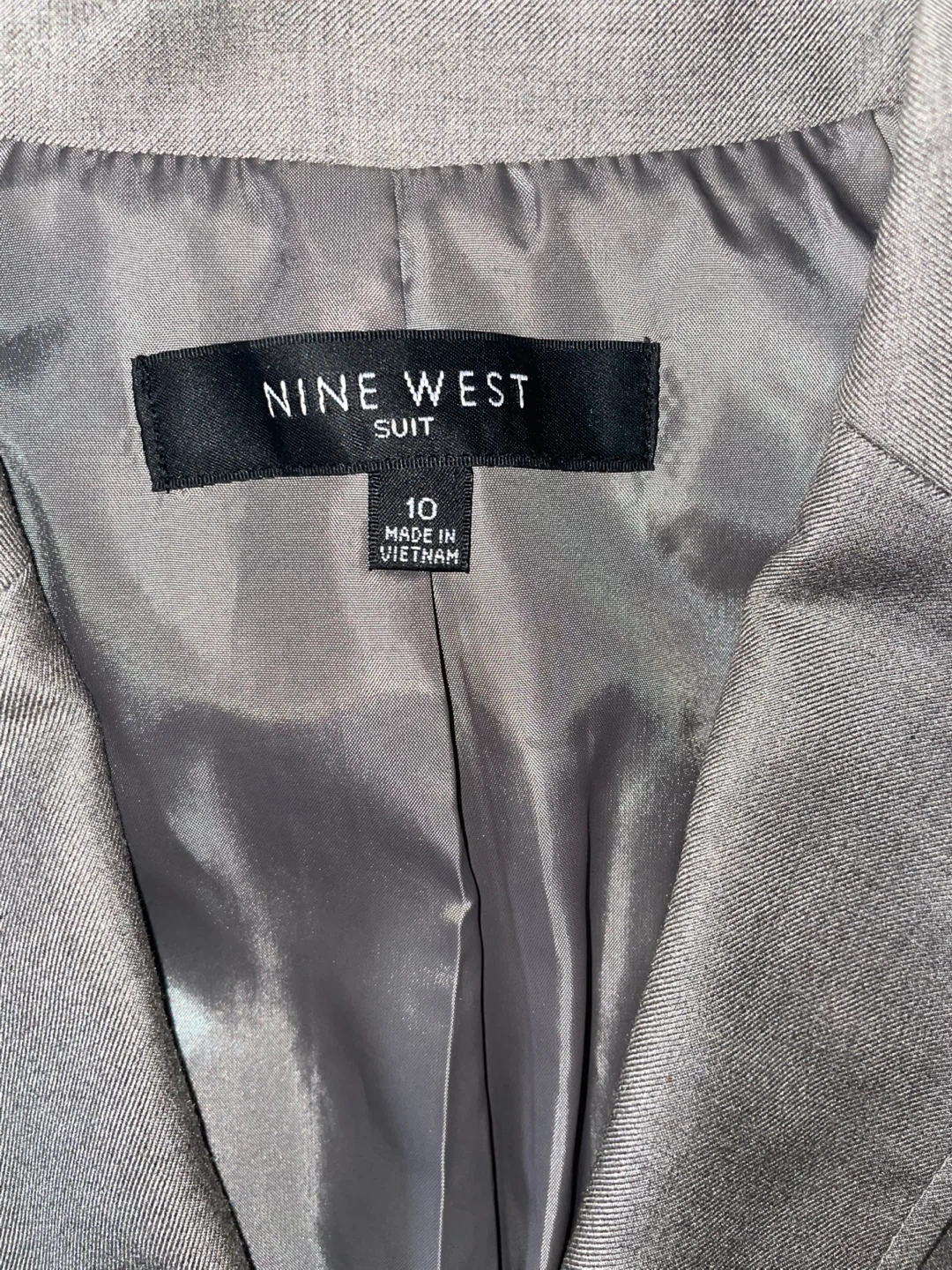 Nine West Women’s 2 pc Suit. Size 10 - photo 3