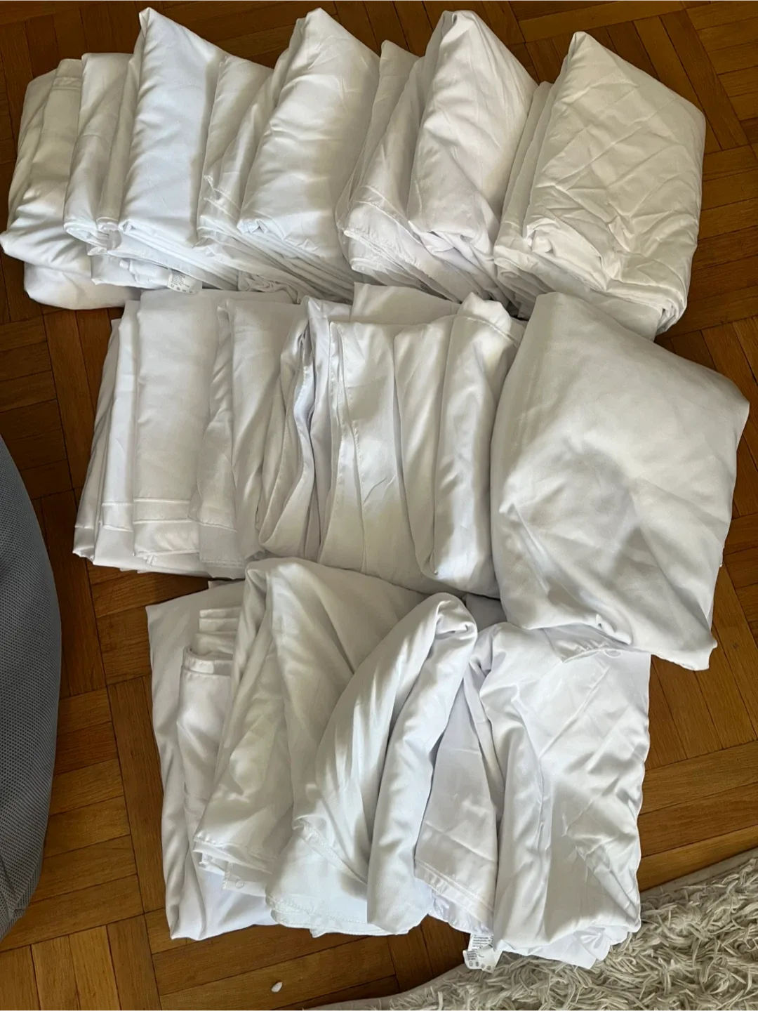 90x132 Inch White Tablecloths thumbnail