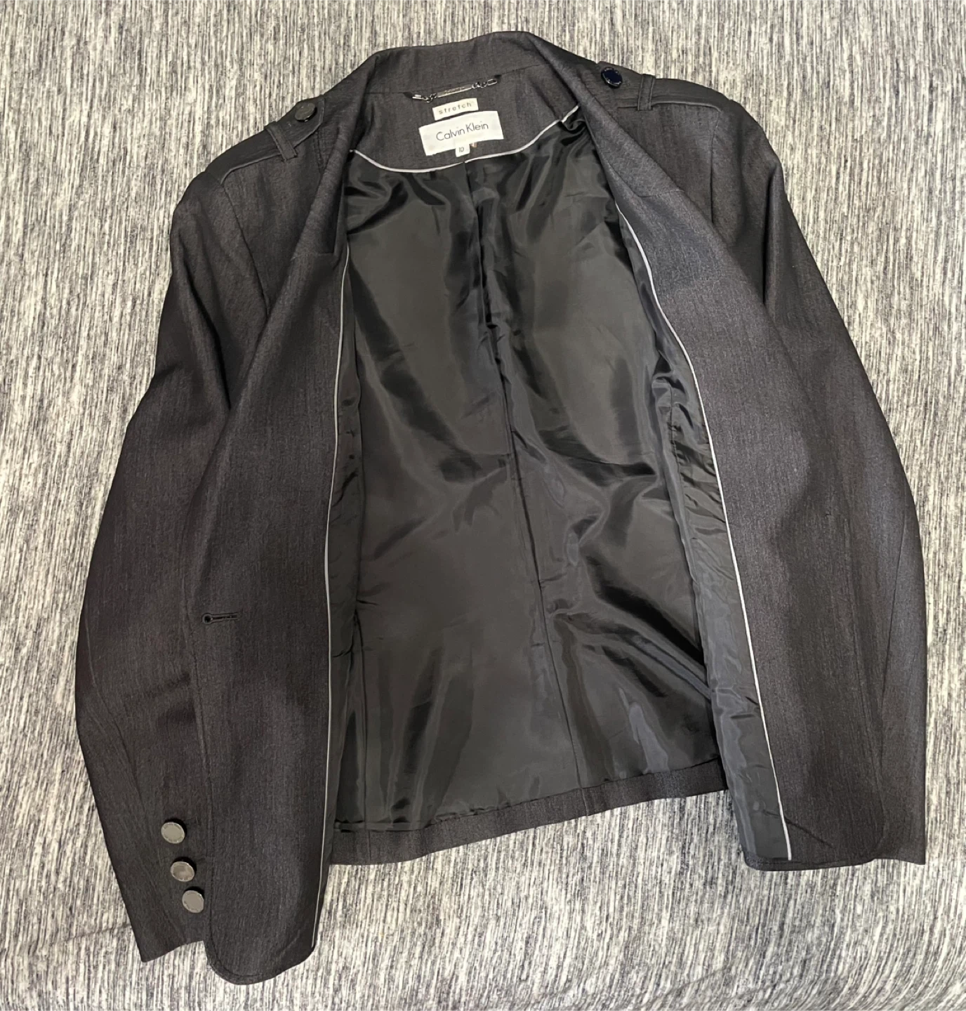 Calvin Klein Women’s 2 pc Suit. Size 10 - photo 2