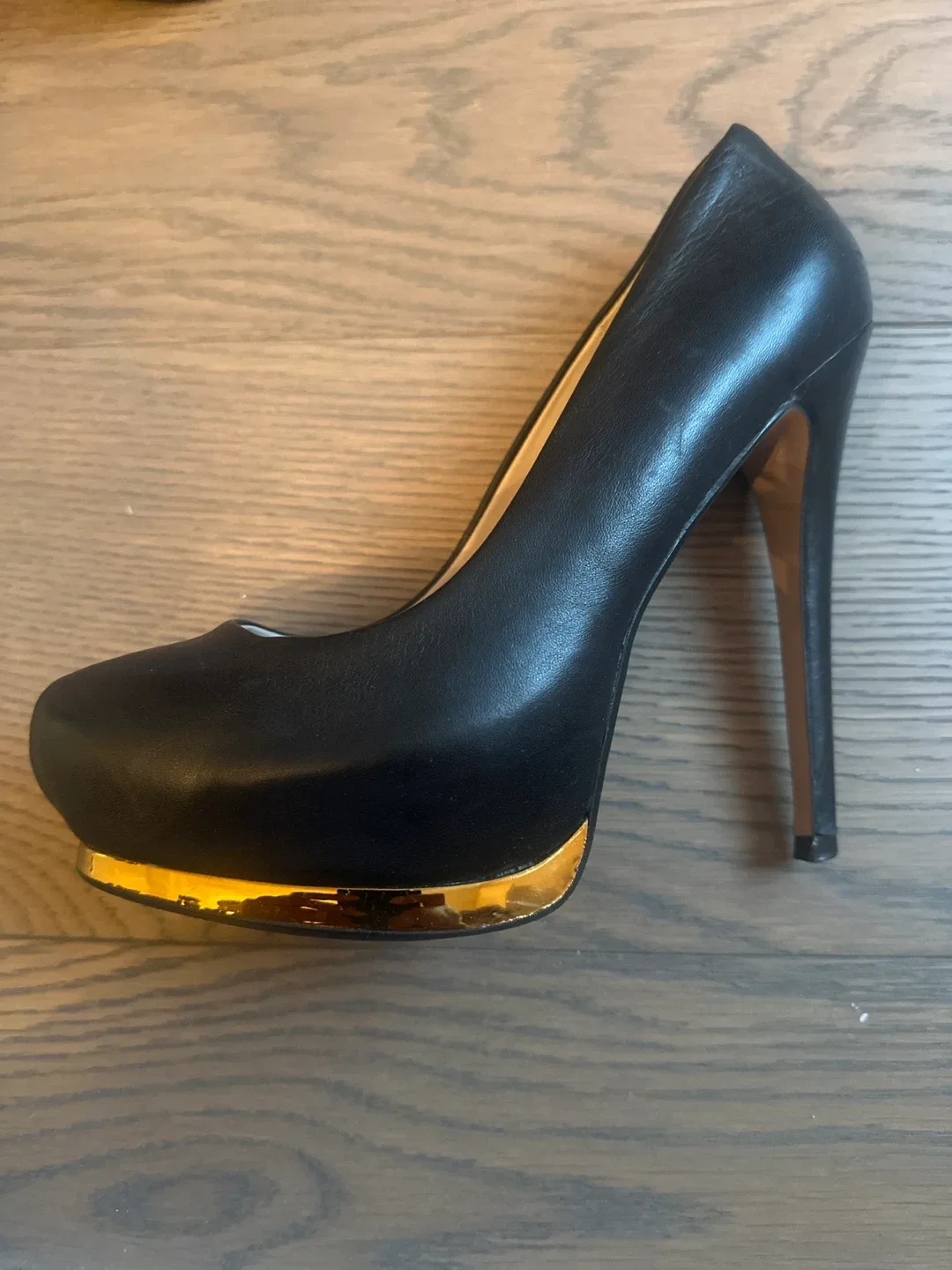 Zara Basic Black Heels - Size 8 image indicator(2)