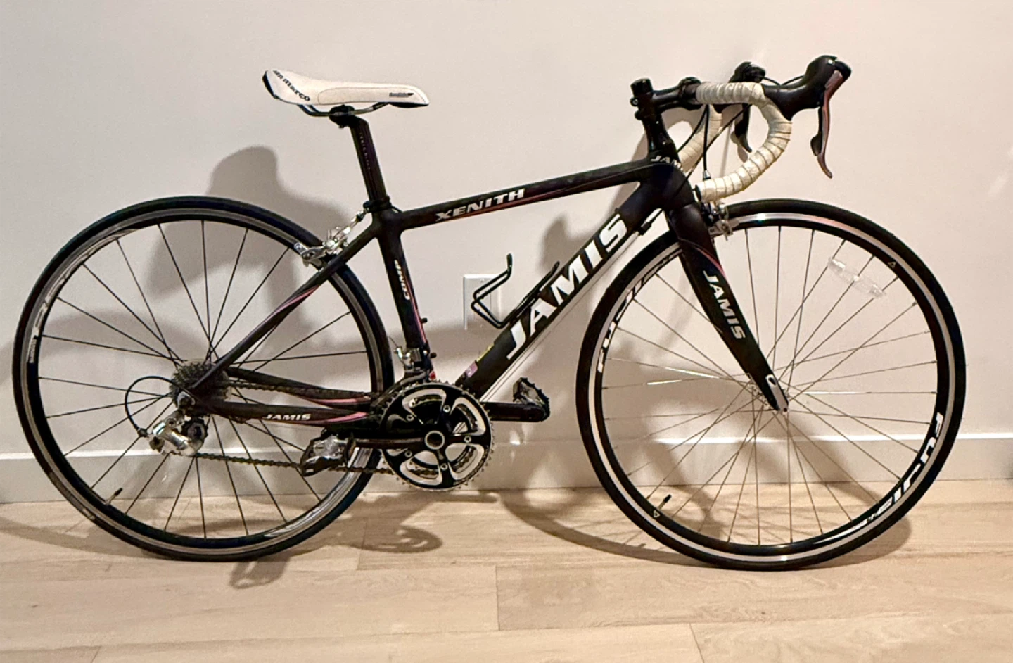 Jamis Carbon Road Bike – Ready to Ride!