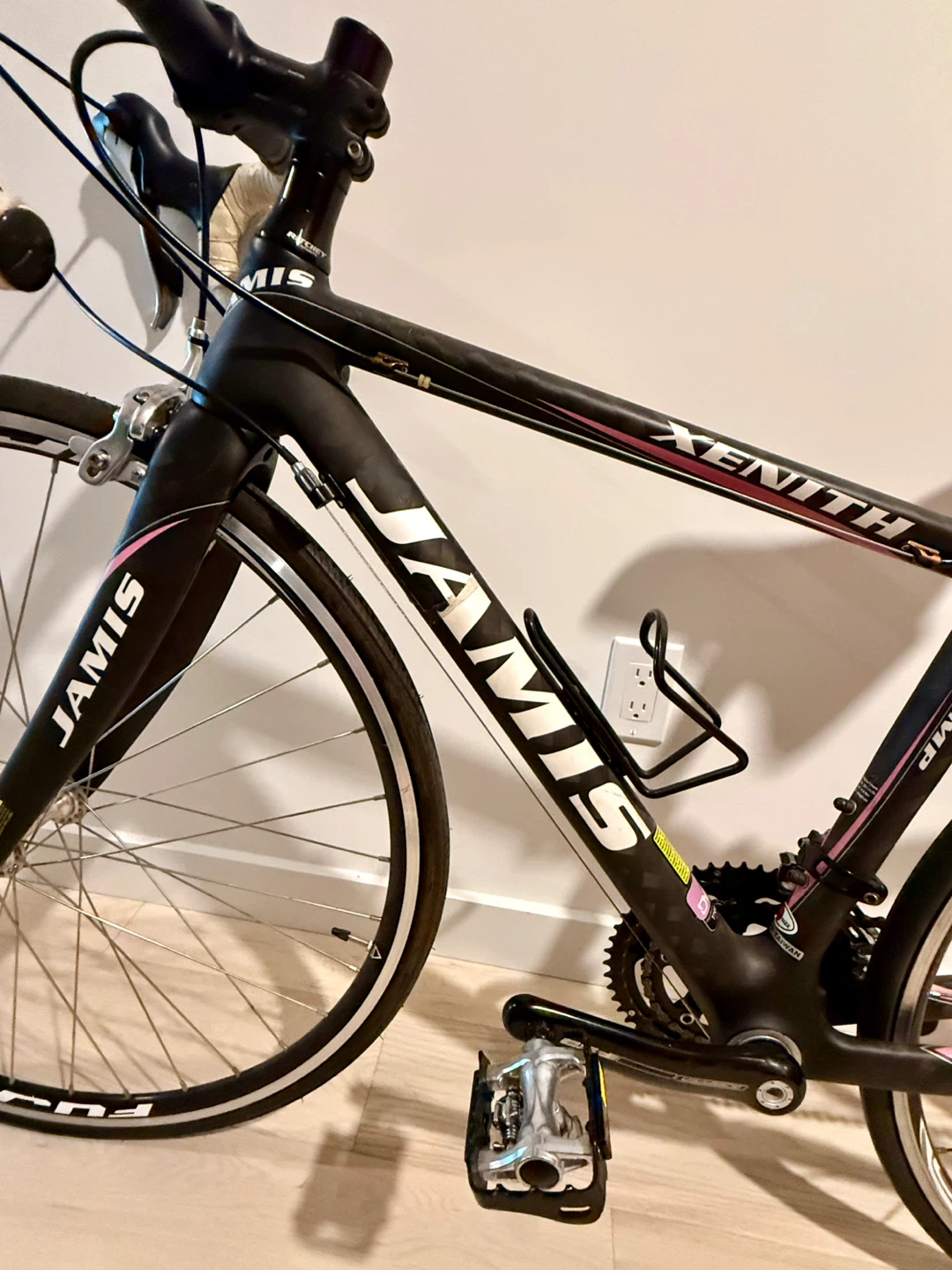 Jamis Carbon Road Bike – Ready to Ride! - photo 4