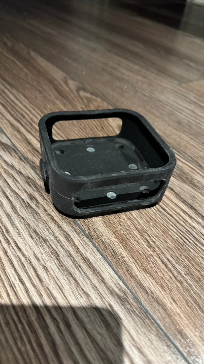 Elago Apple TV Case and Mount image indicator(4)