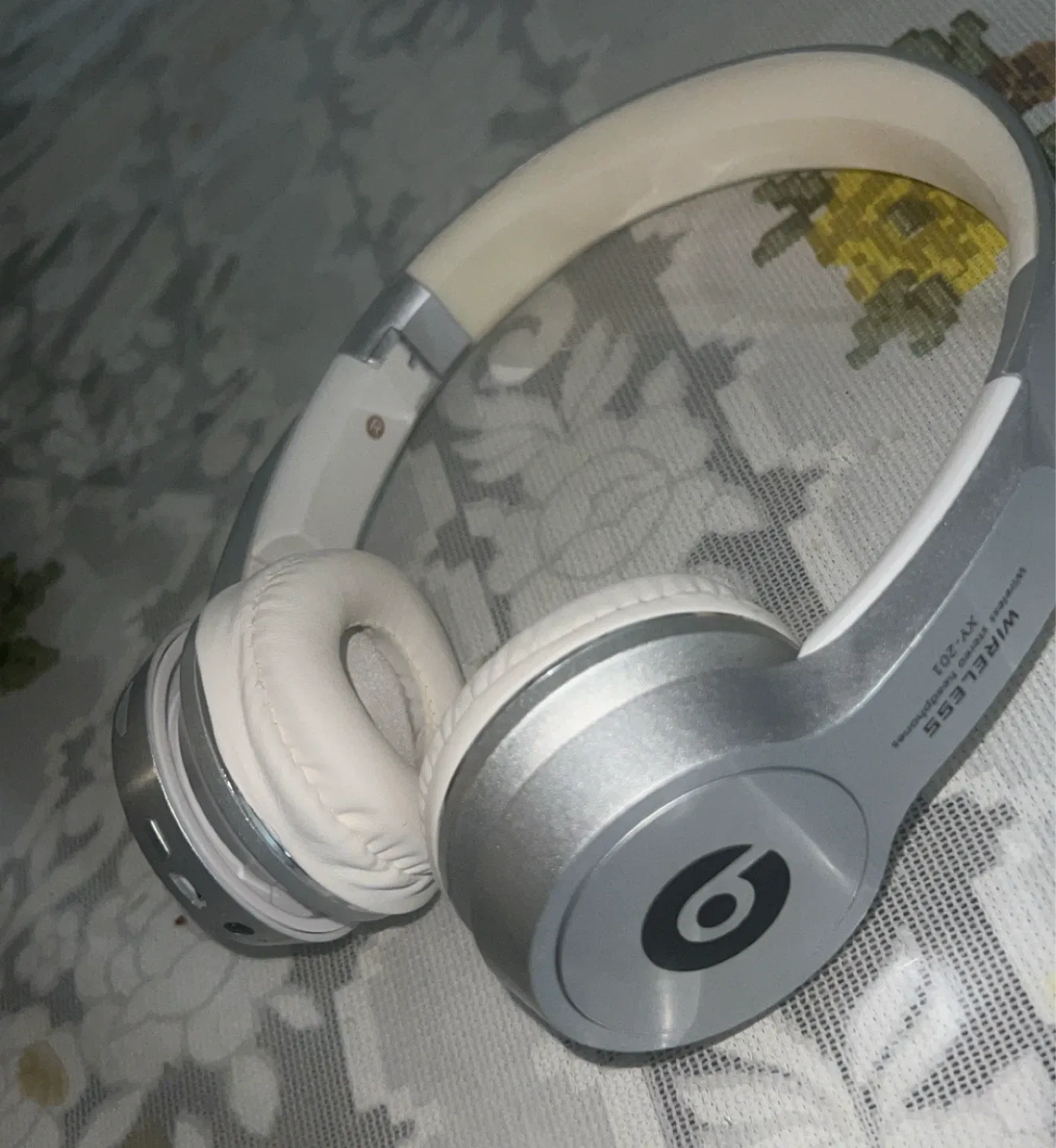 Beats XY-201 Wireless Headphones Parts!! thumbnail