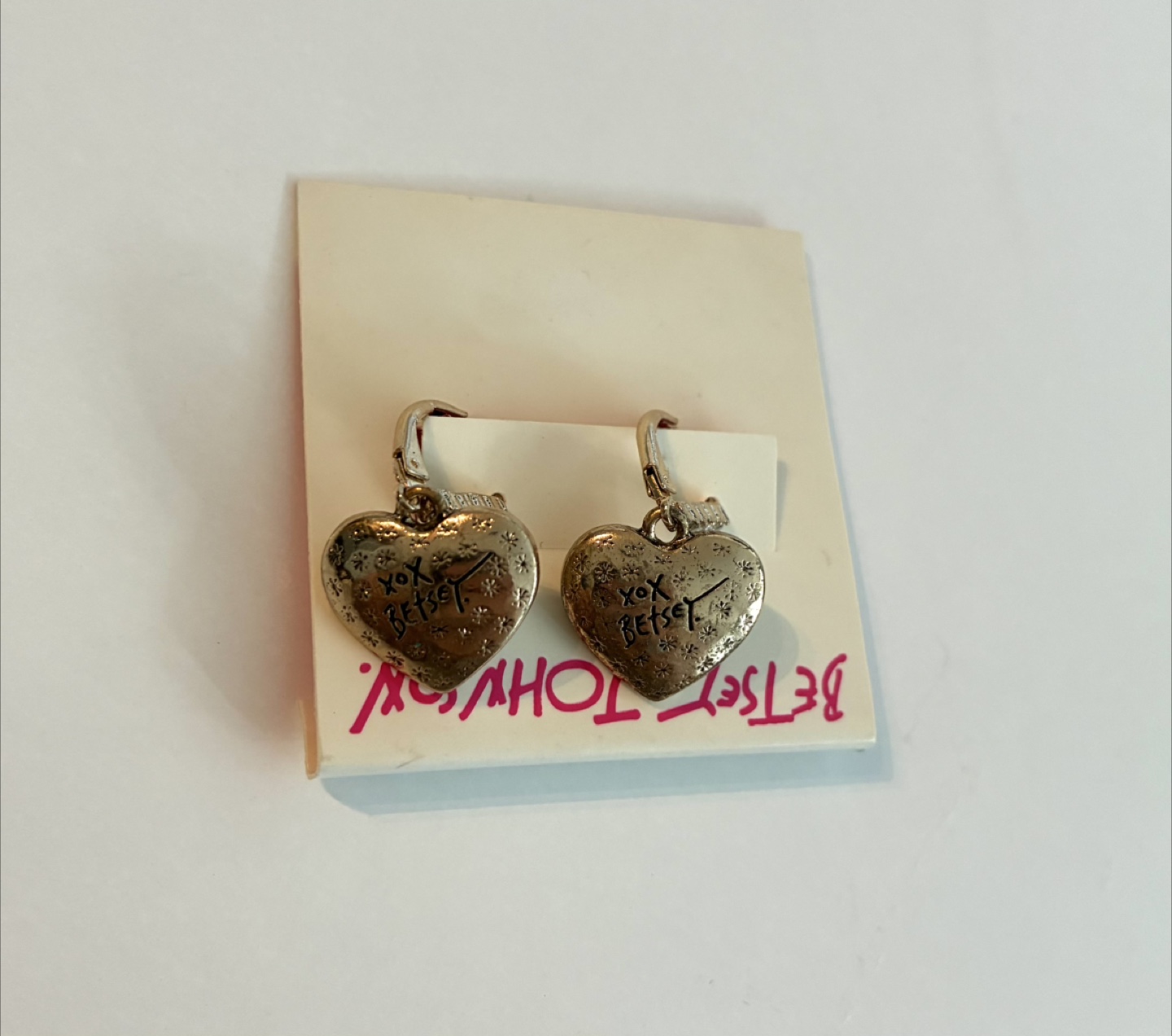 Gold-coloured heart earrings - photo 4