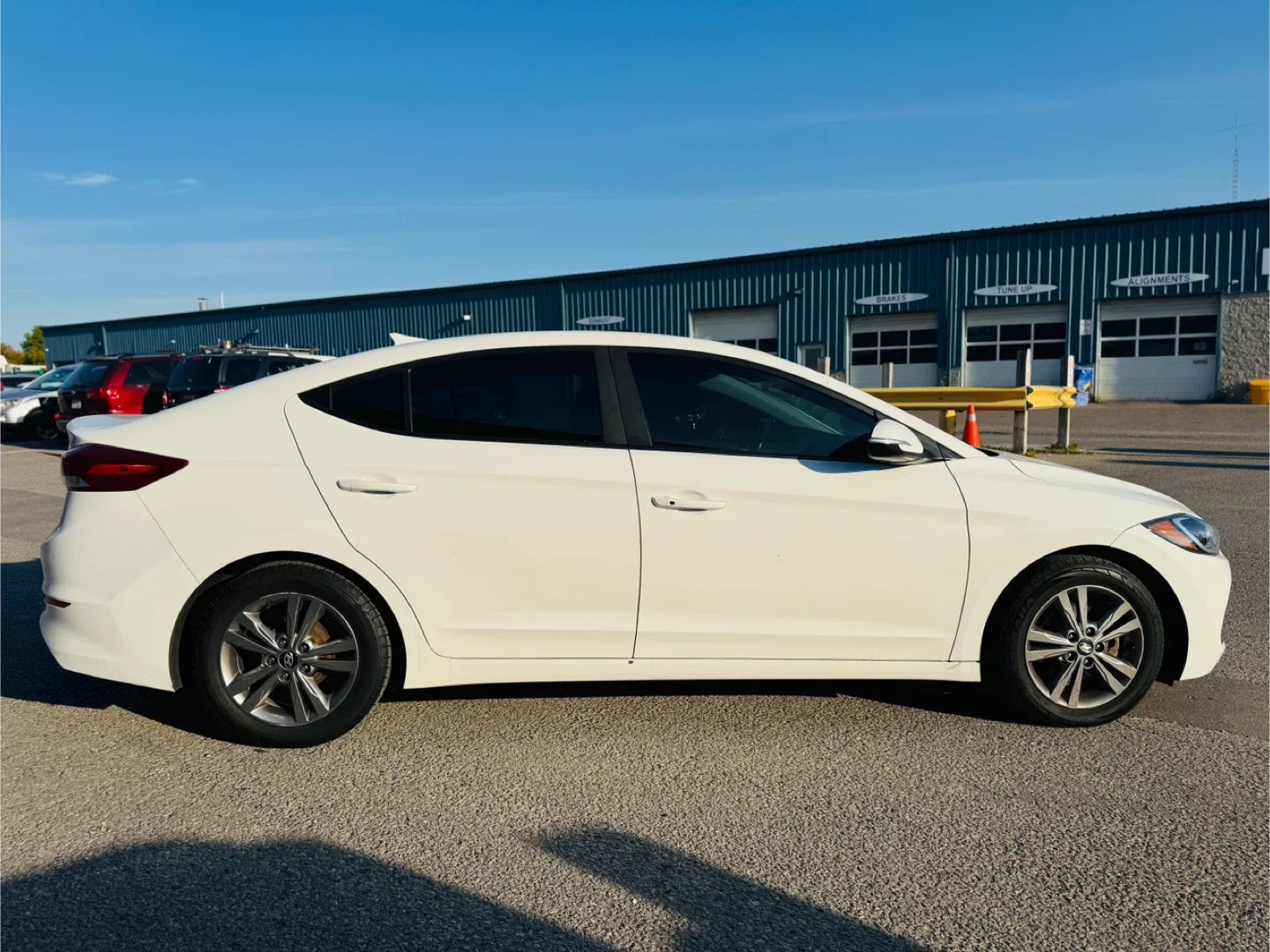 2017 Hyundai Elantra image indicator(3)