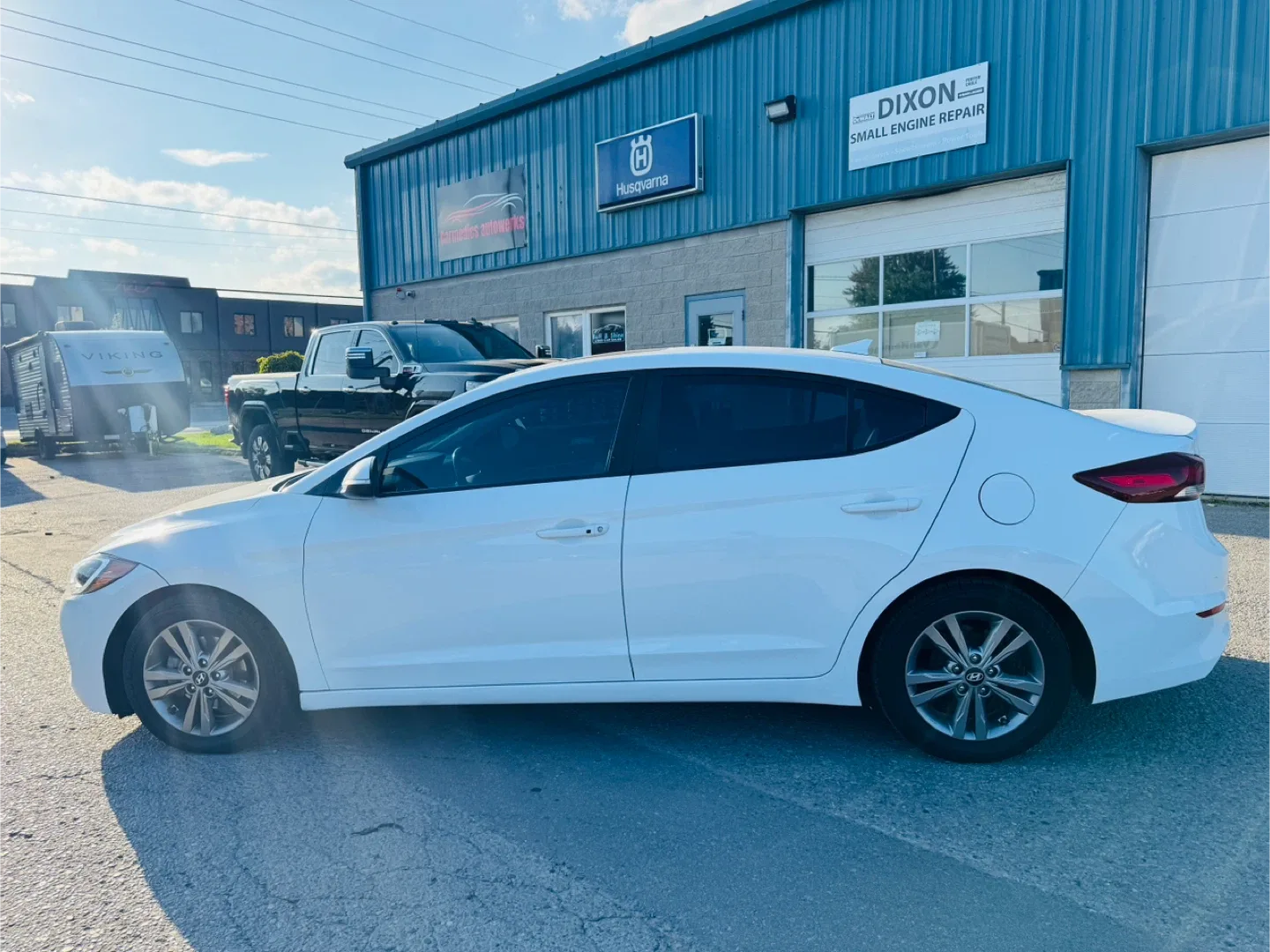 2017 Hyundai Elantra image indicator(4)