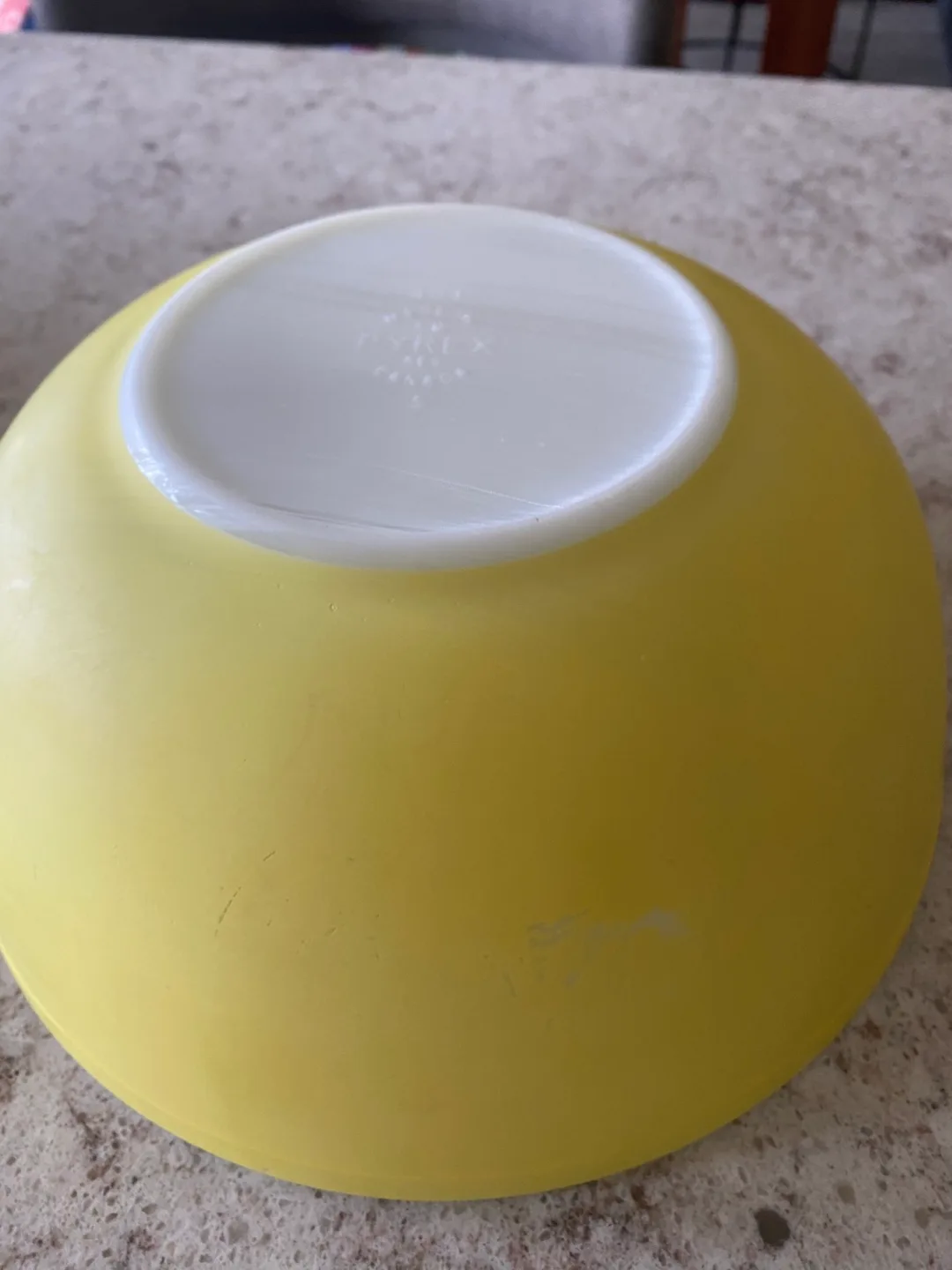 Vintage Pyrex Yellow Mixing Bowl 404 image indicator(2)