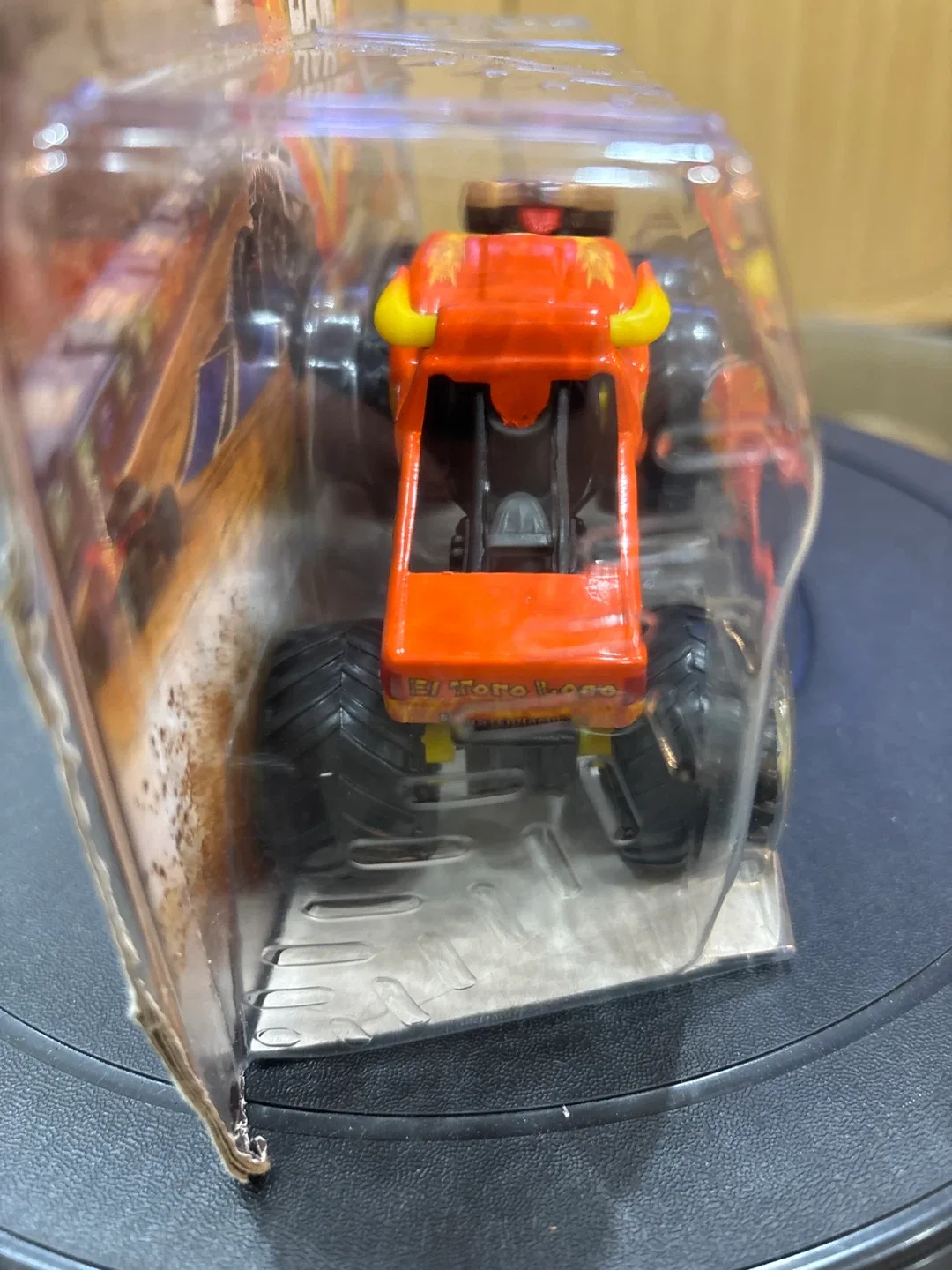 New Monster Jam 1:64 El Toro Loco vs Monster Mutt image indicator(4)