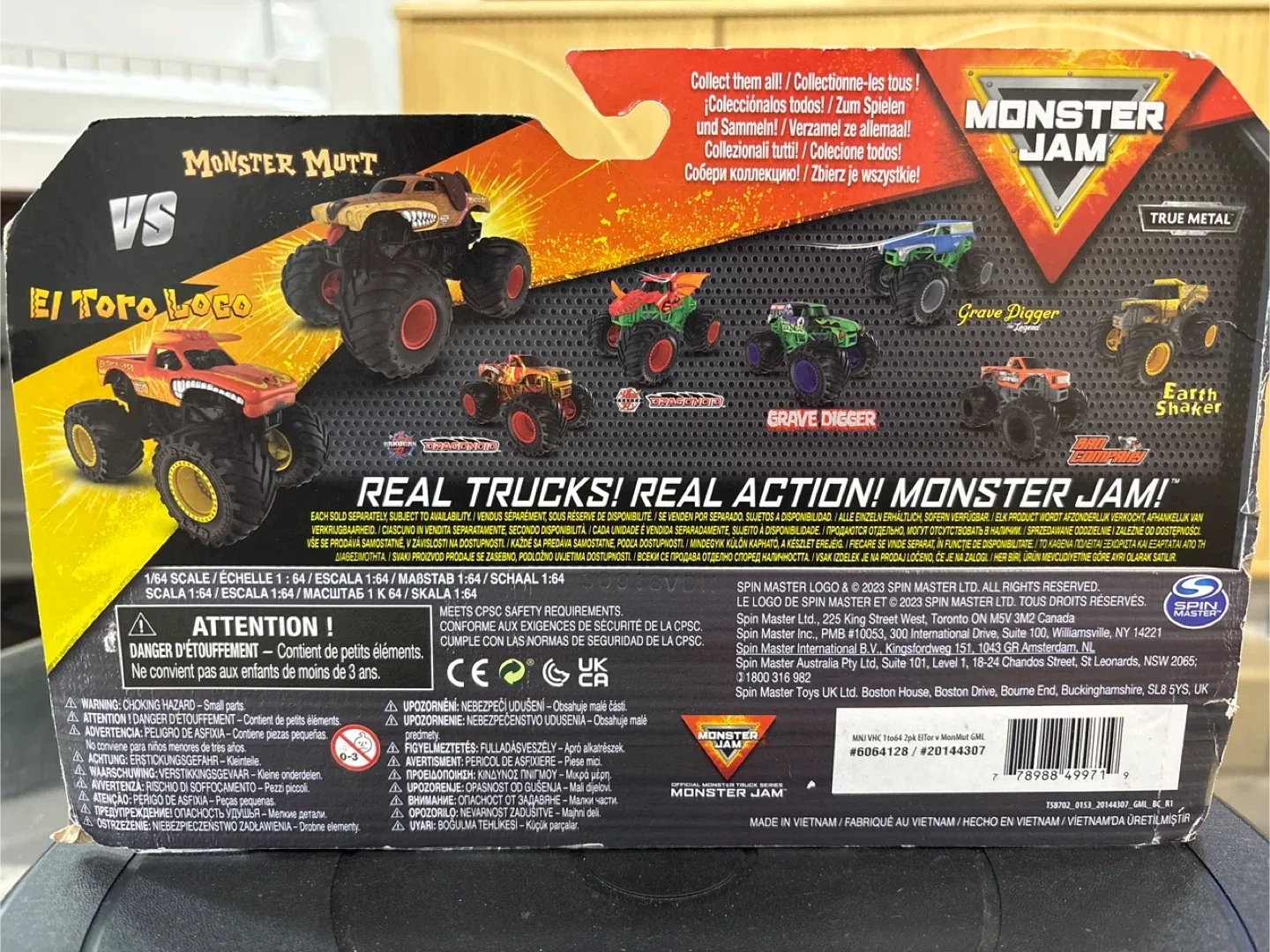 New Monster Jam 1:64 El Toro Loco vs Monster Mutt image indicator(2)
