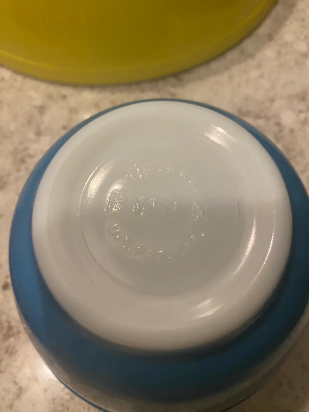 Vintage 1940’s Pyrex Bowl Set (4) Primary Colours image indicator(7)