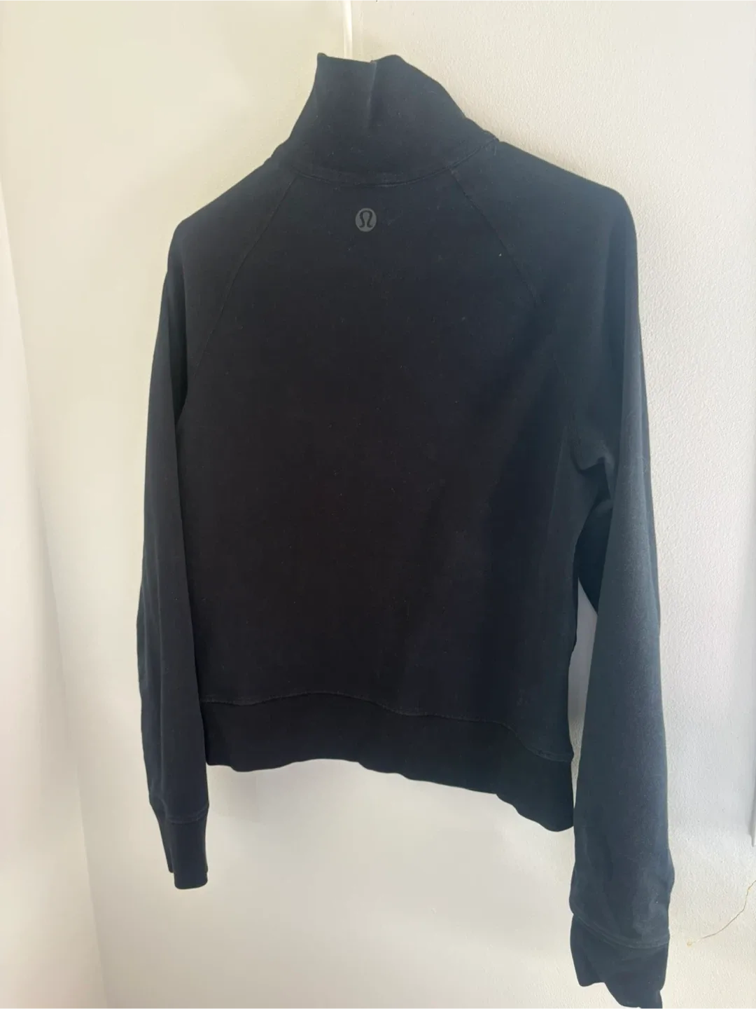 Lululemon Scuba Jacket - Black - Size 8 image indicator(3)