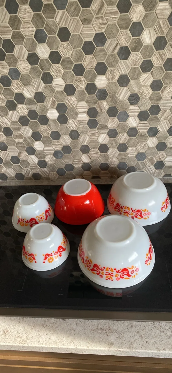 Vintage Pyrex RARE Friendship Pattern Bowls (5) image indicator(3)