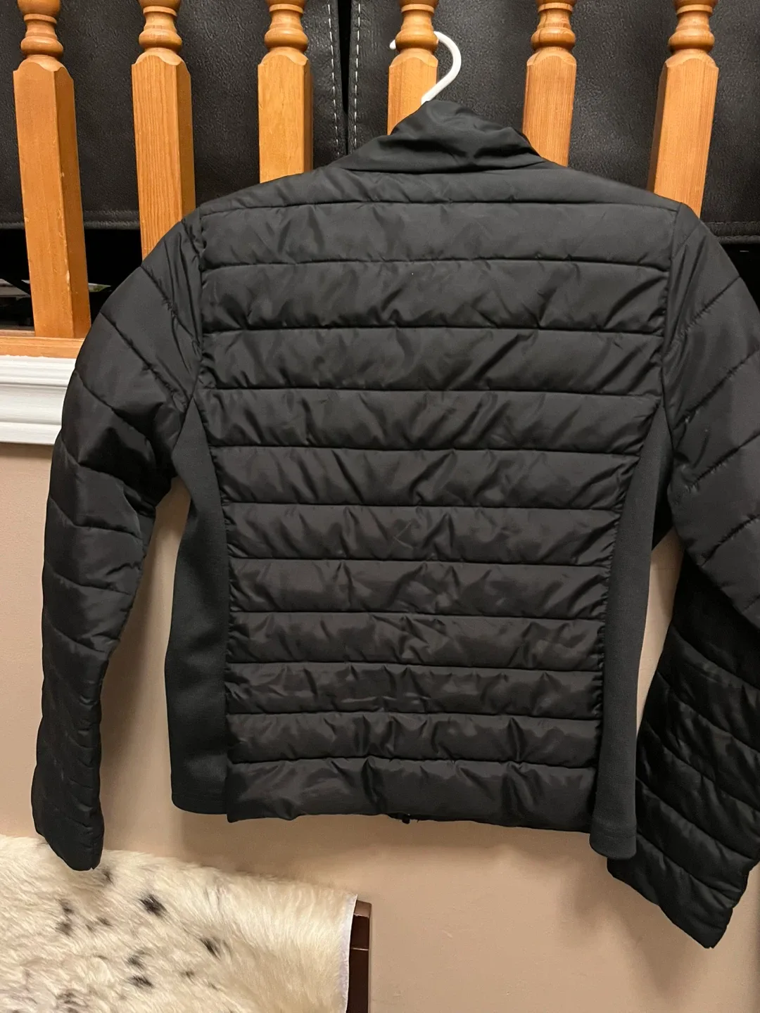 Black Puffer Jacket sizes M image indicator(4)