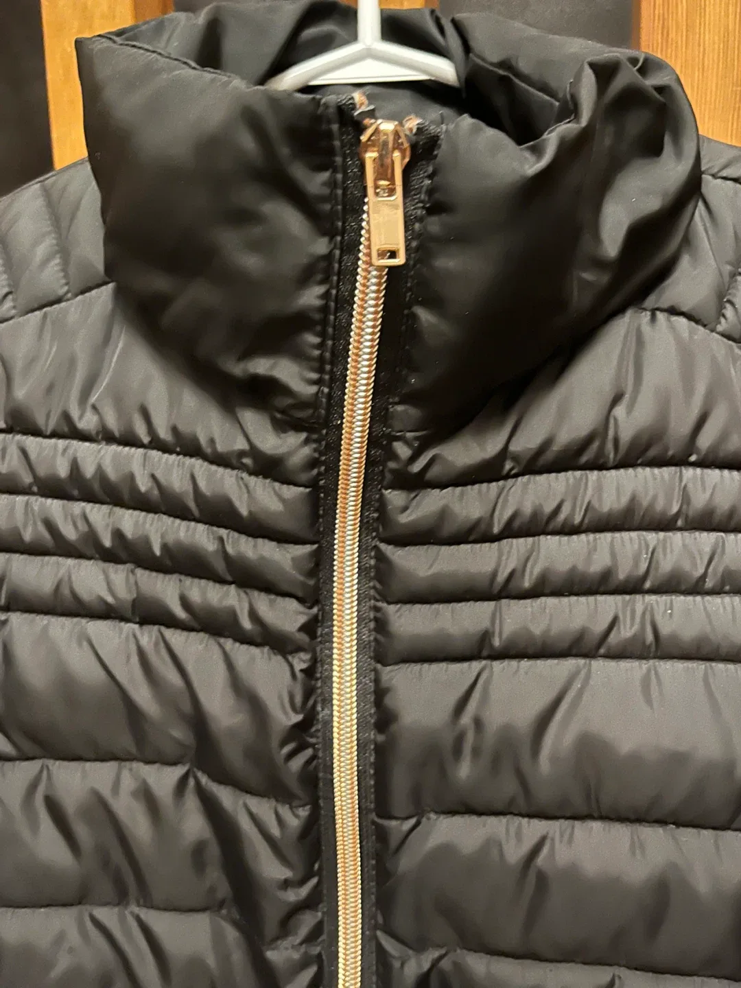 Black Puffer Jacket sizes M image indicator(2)