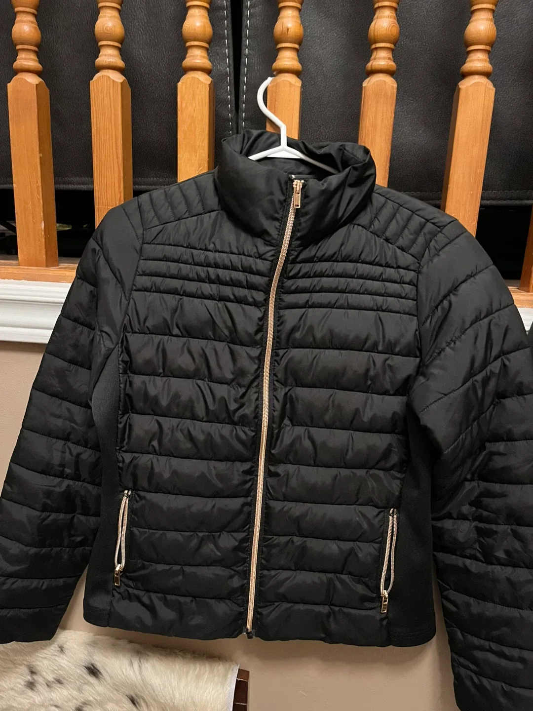 Black Puffer Jacket sizes M image indicator(5)