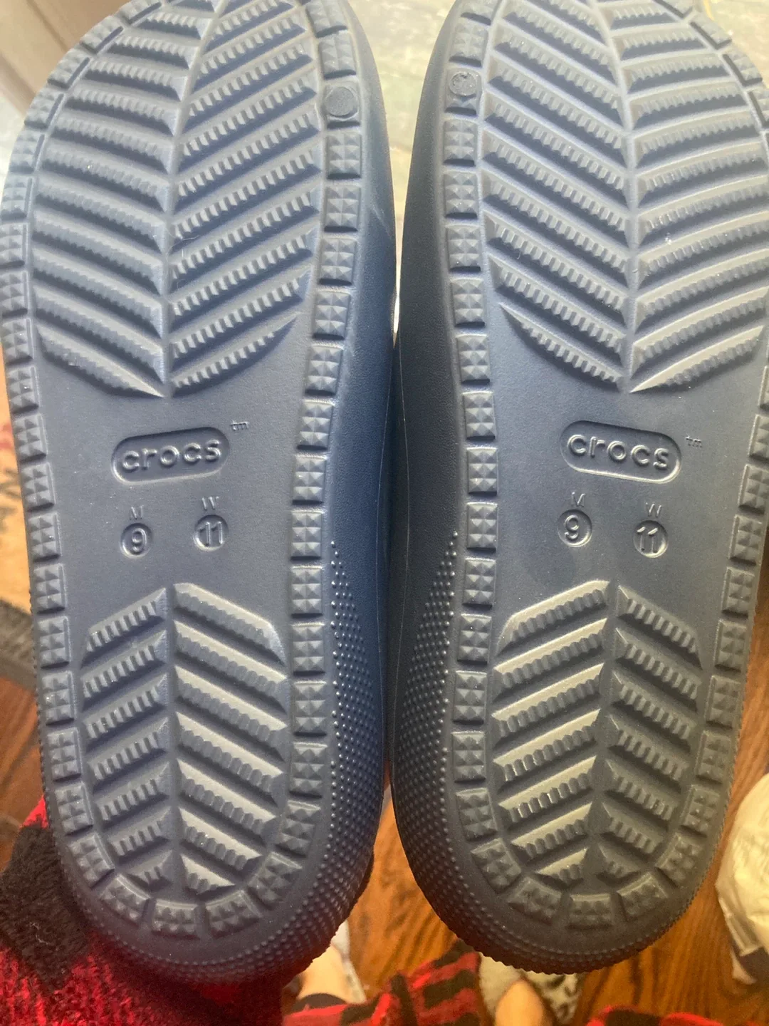 New Crocs sandals image indicator(5)