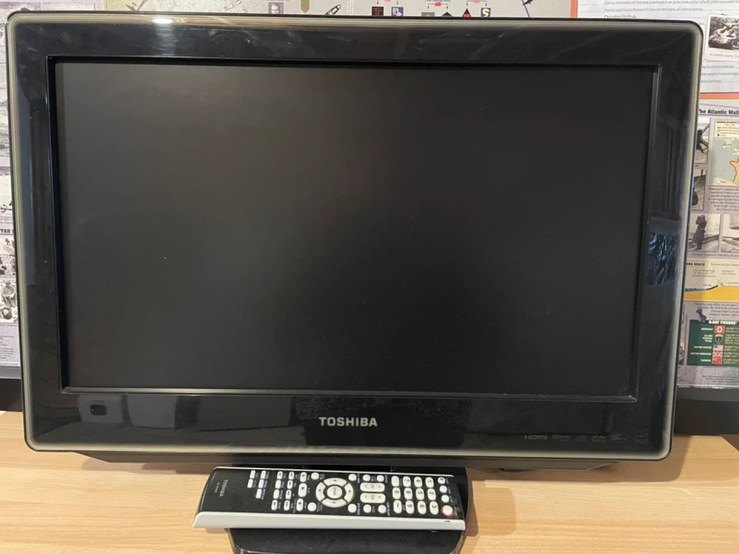 Toshiba TV with Built-in DVD Player thumbnail