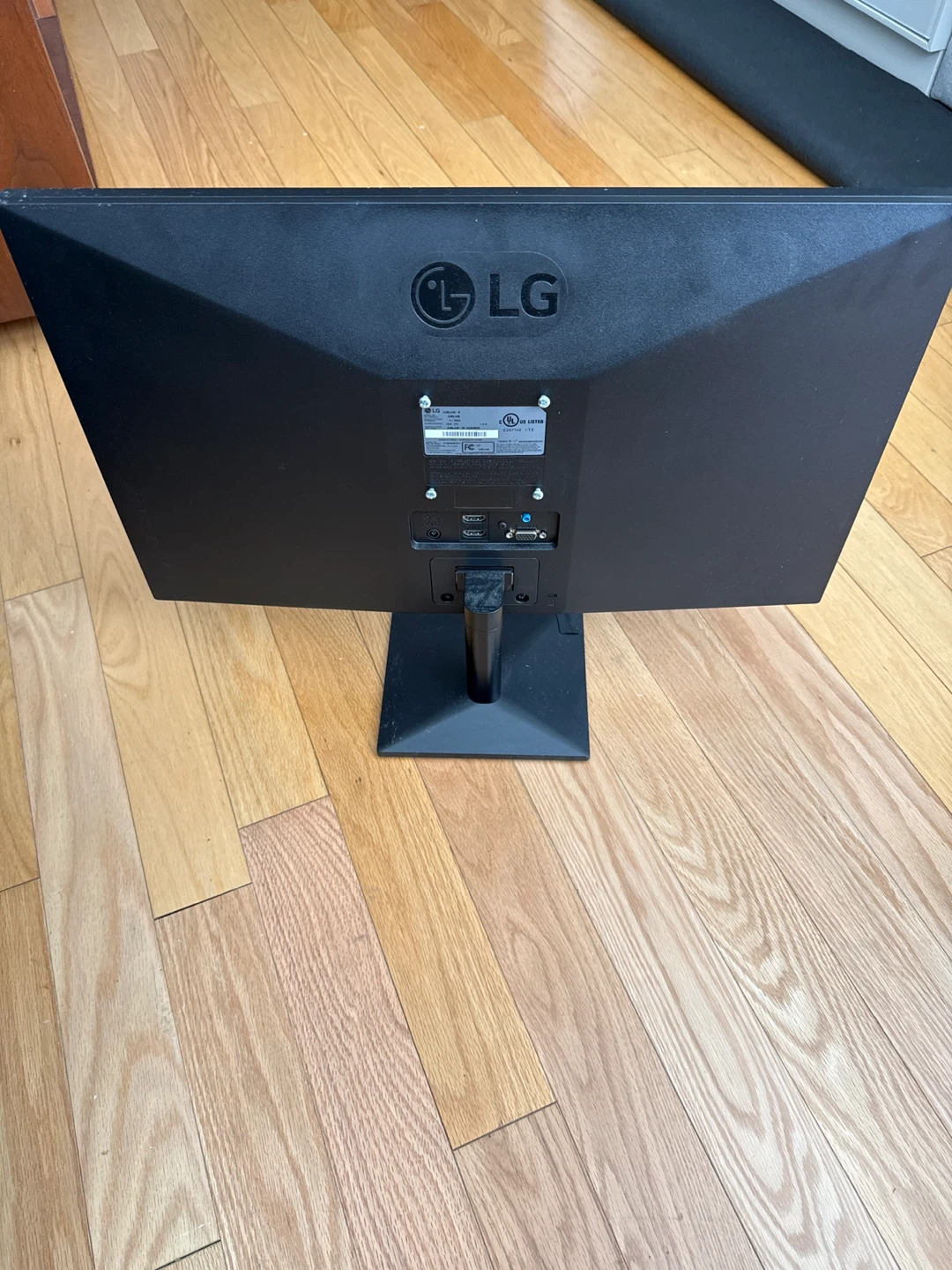 FREE LG Monitors - photo 2
