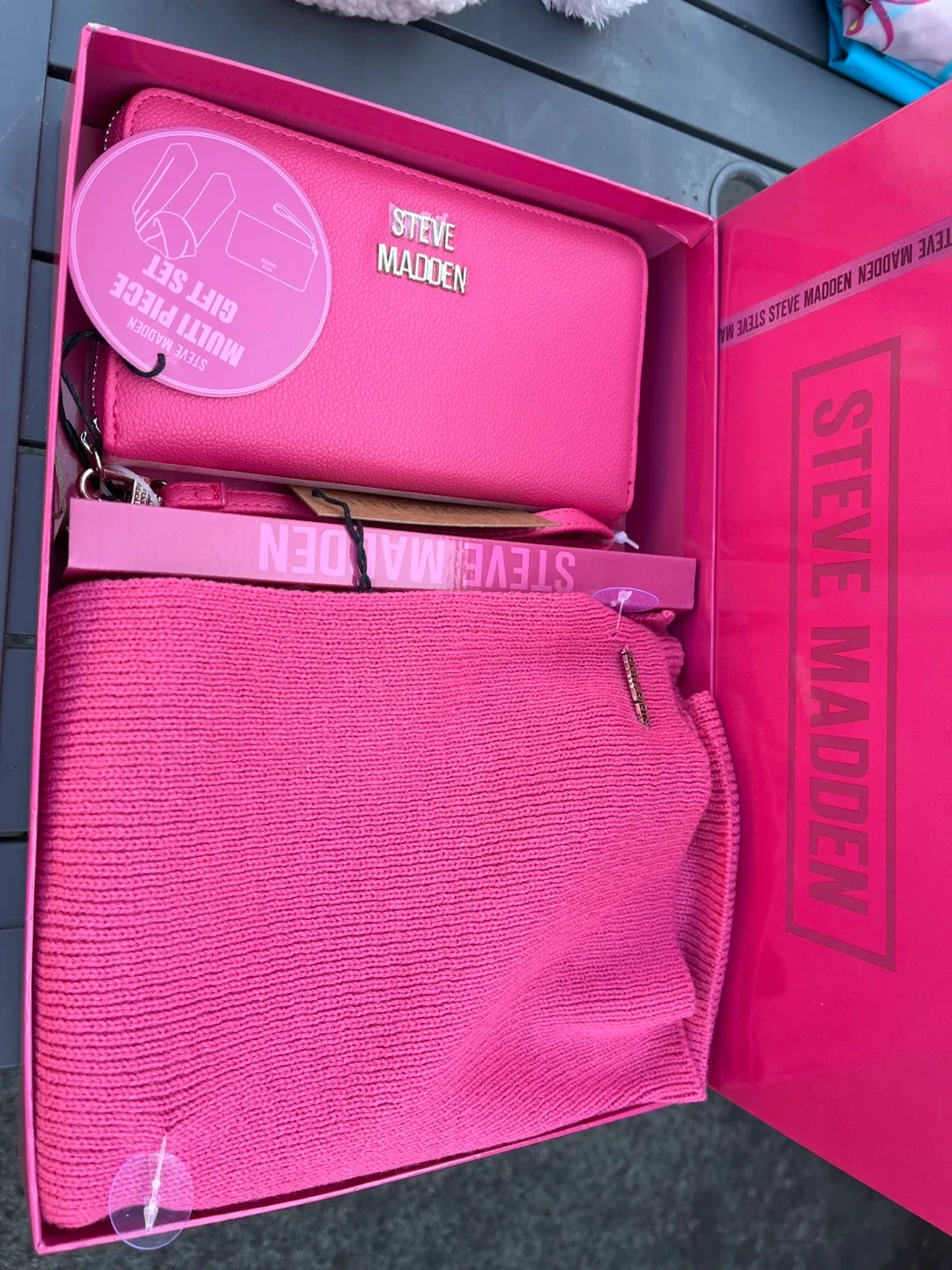 Steve Madden Pink Multi Piece Gift Set - New image indicator(2)