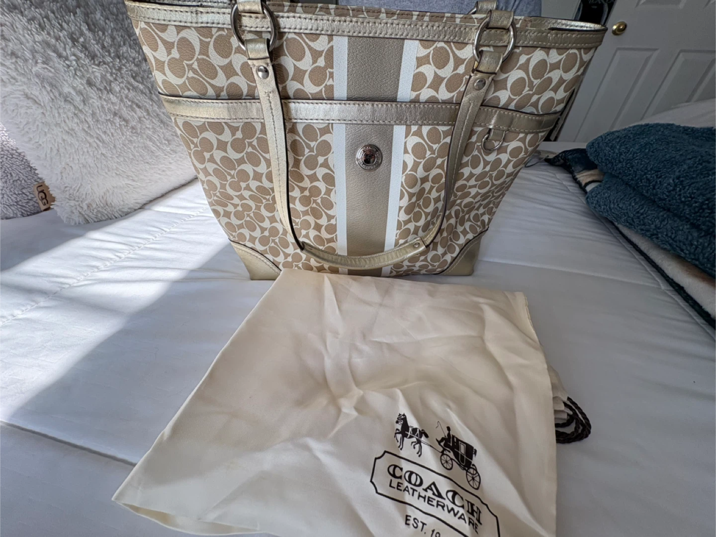 Coach Signature Tote Bag - Beige/Gold