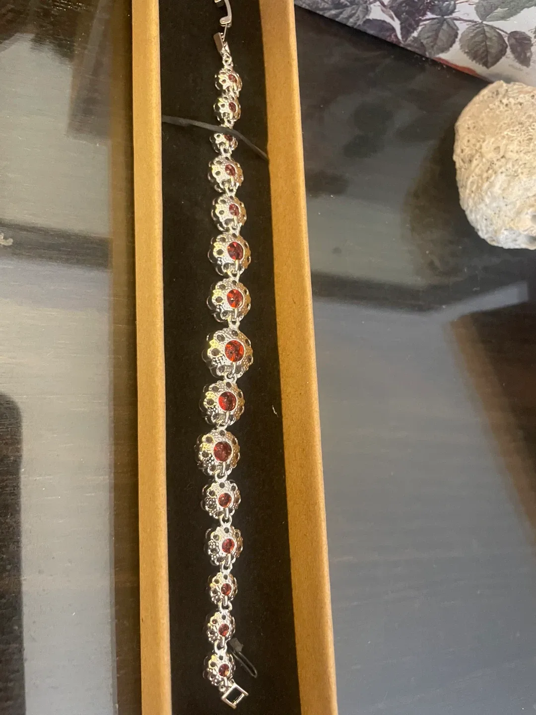 Red Stone Silver Bracelet image indicator(4)