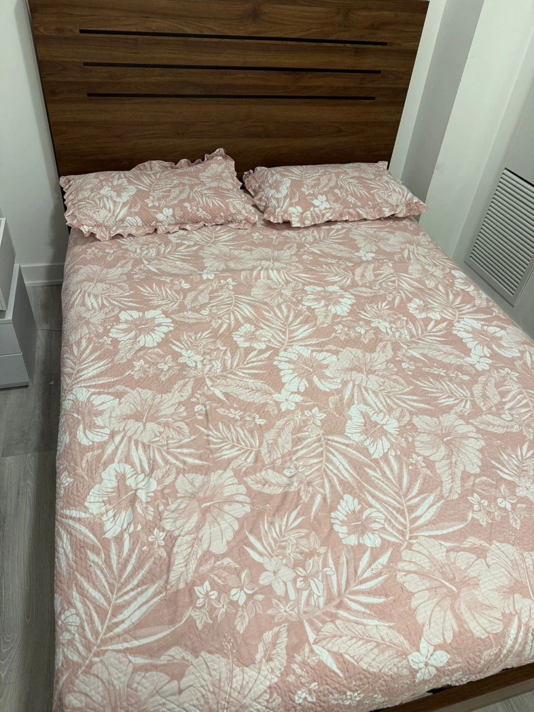 Double Bed Frame with Wooden Headboard – Excellent Condition