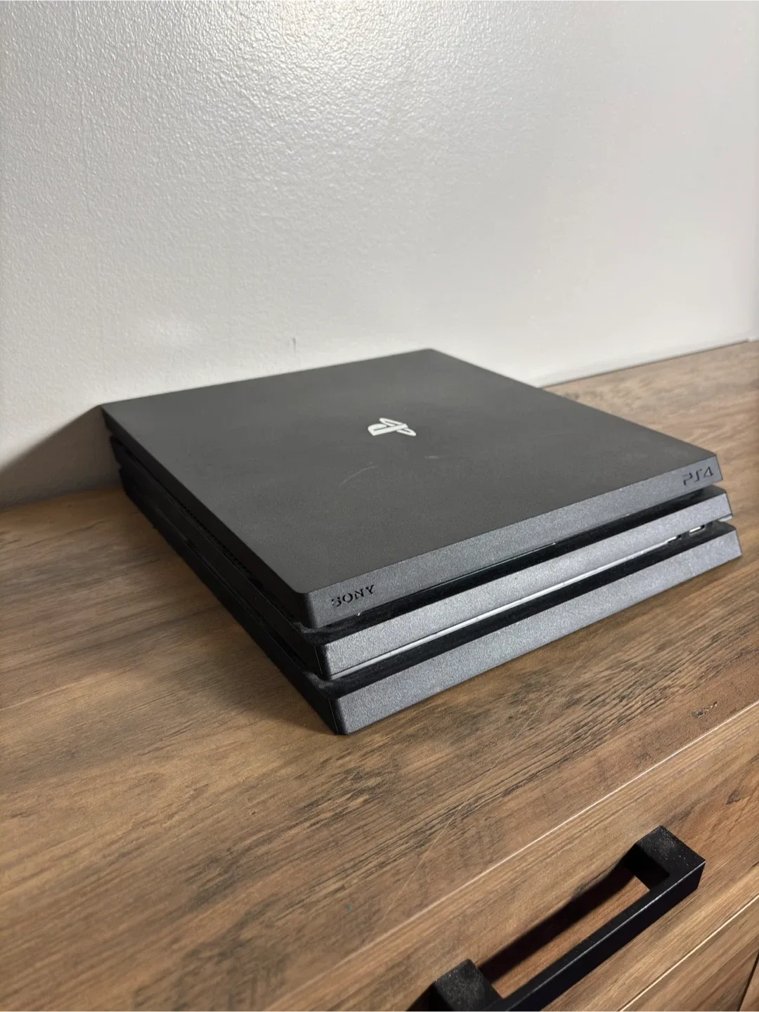 PS4 Pro 1TB + 2 Controllers + 9 Games - Best Price Around! image indicator(3)