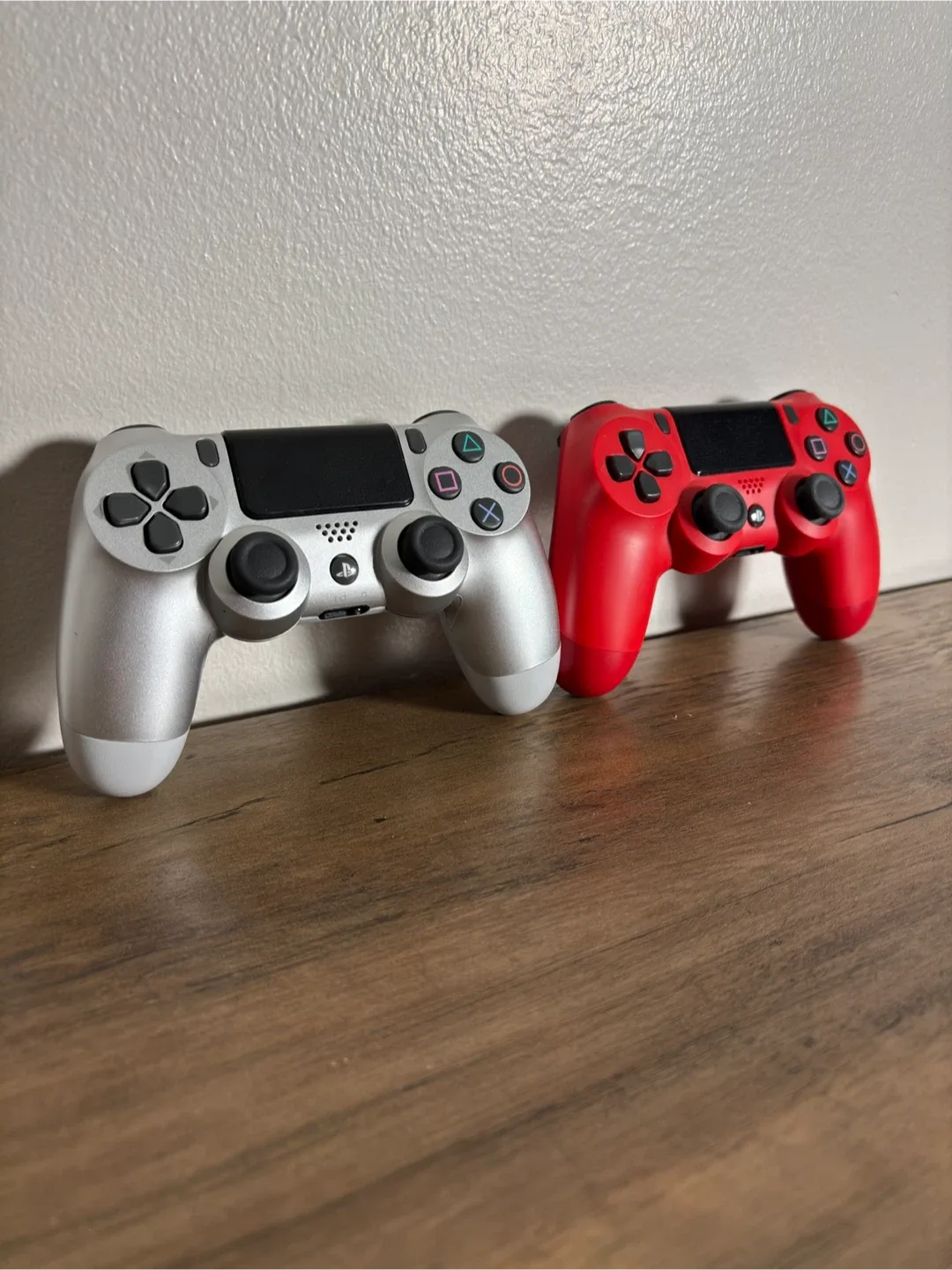 PS4 Pro 1TB + 2 Controllers + 9 Games - Best Price Around! image indicator(7)