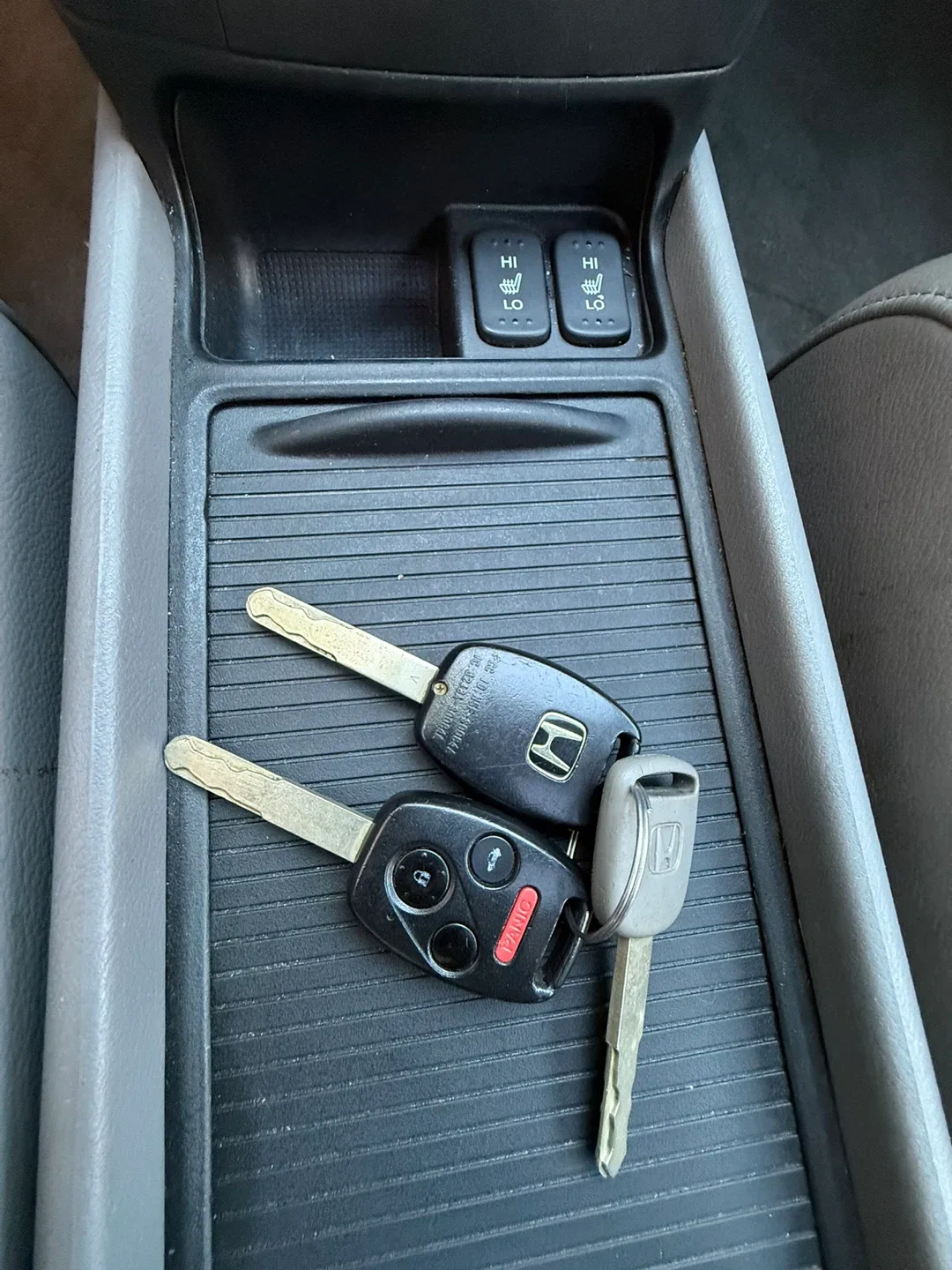 2010 Honda Civic EX-L - 124k miles image indicator(8)