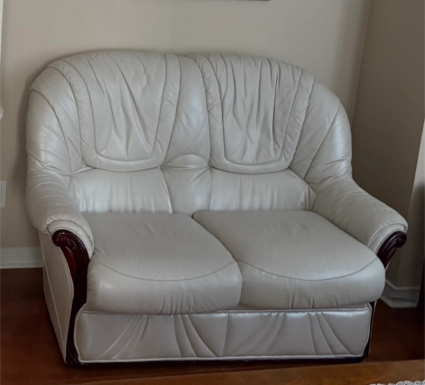 White Leather sofa set - photo 2