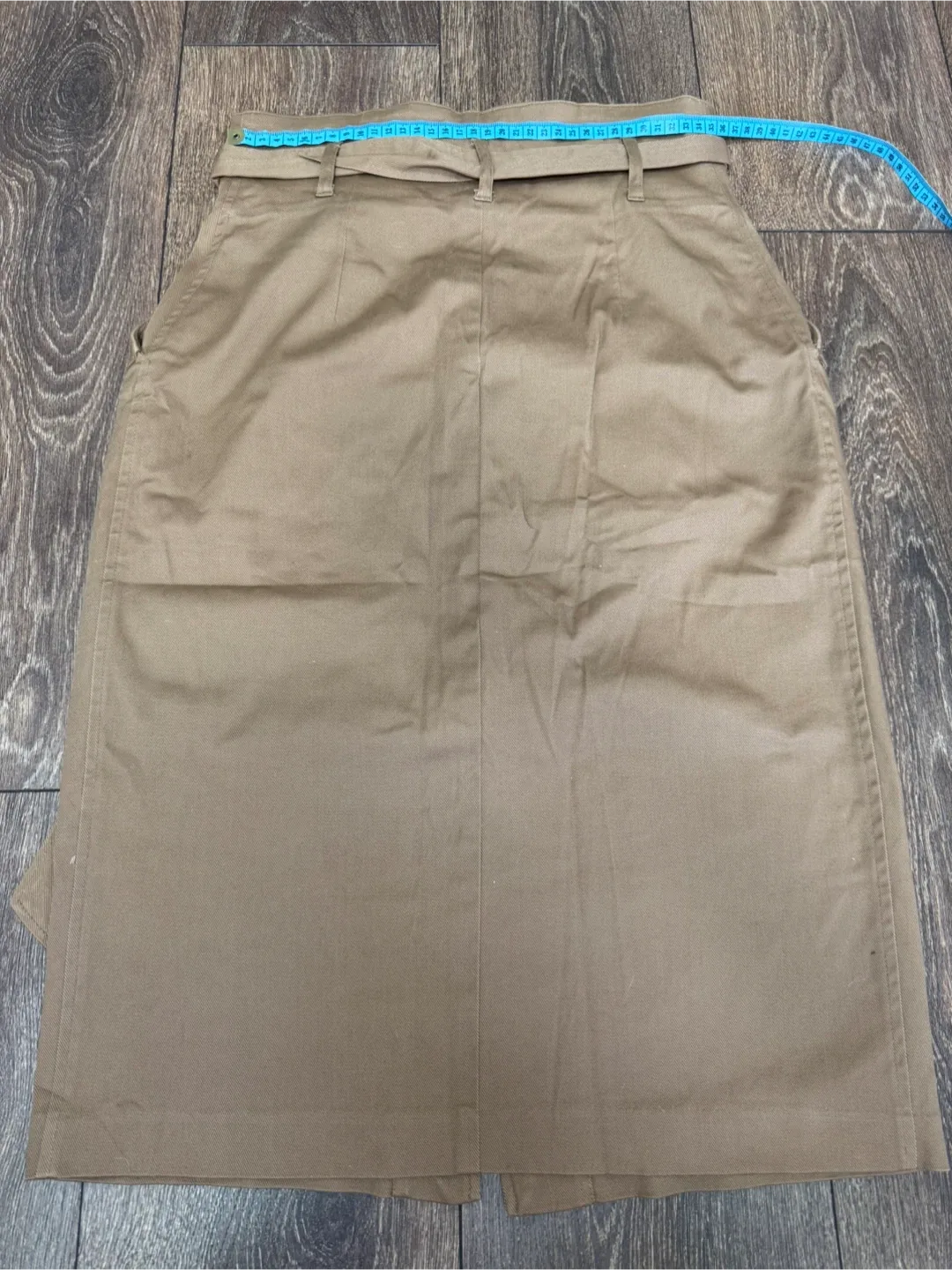 🔥 H&M High-Waist Belted Button Skirt image indicator(2)