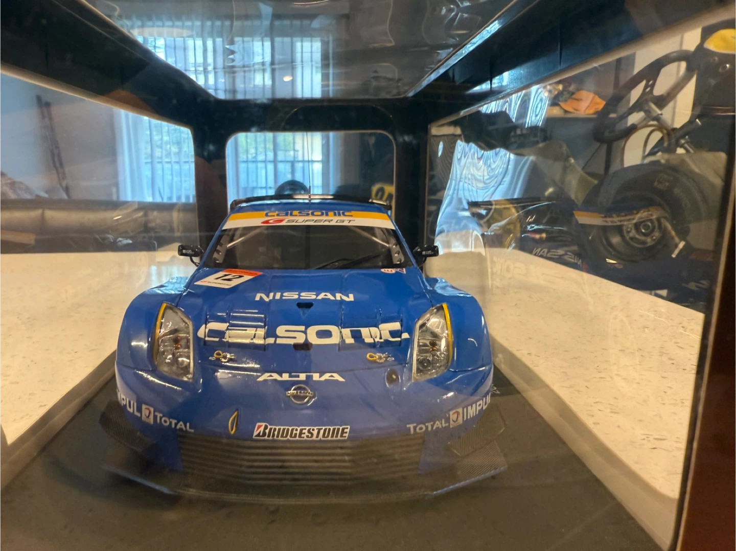 AUTOart 2005 Super GT Nissan Calsonic Impul Z #12 1:18 - photo 2