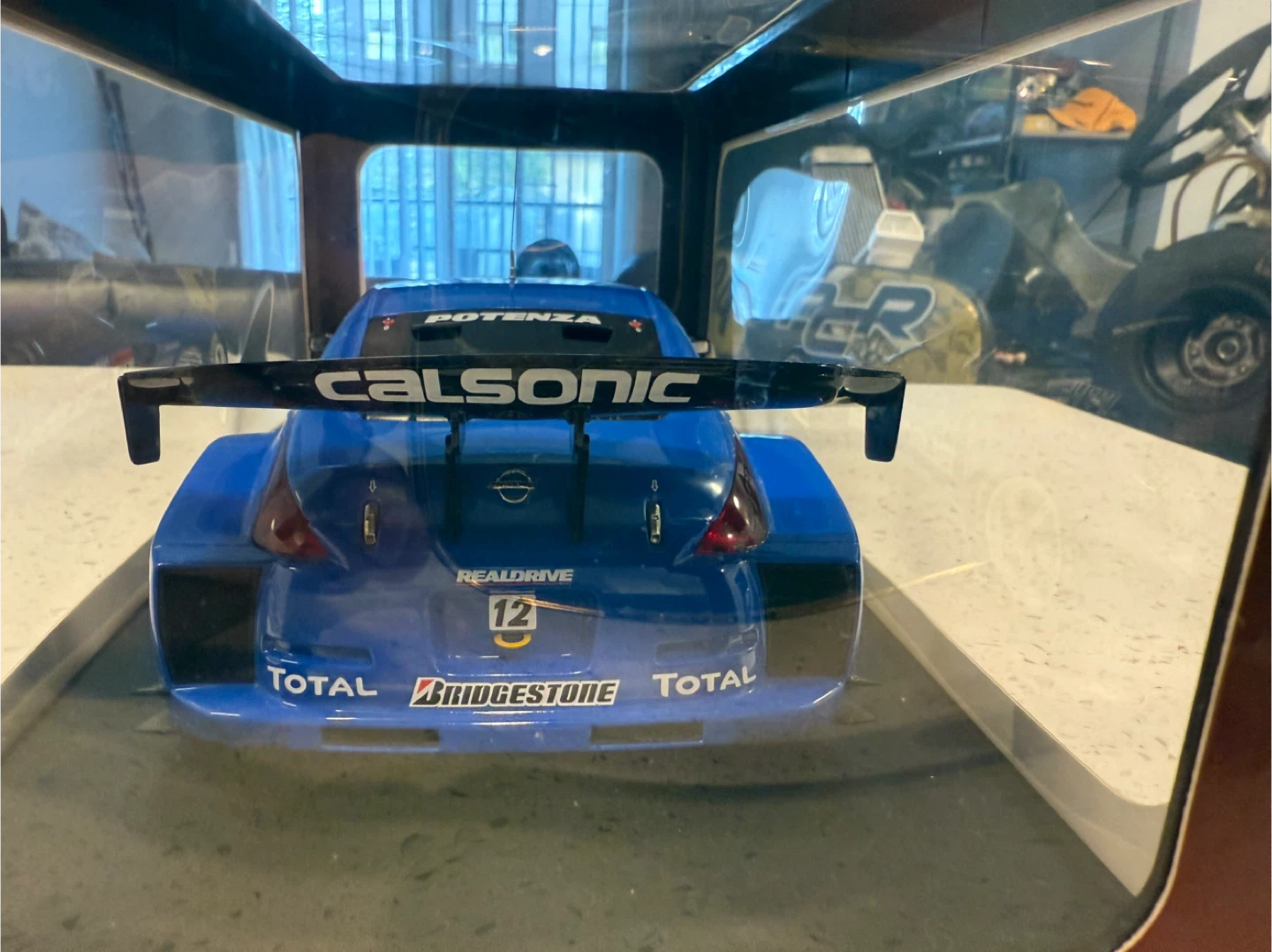 AUTOart 2005 Super GT Nissan Calsonic Impul Z #12 1:18 - photo 4
