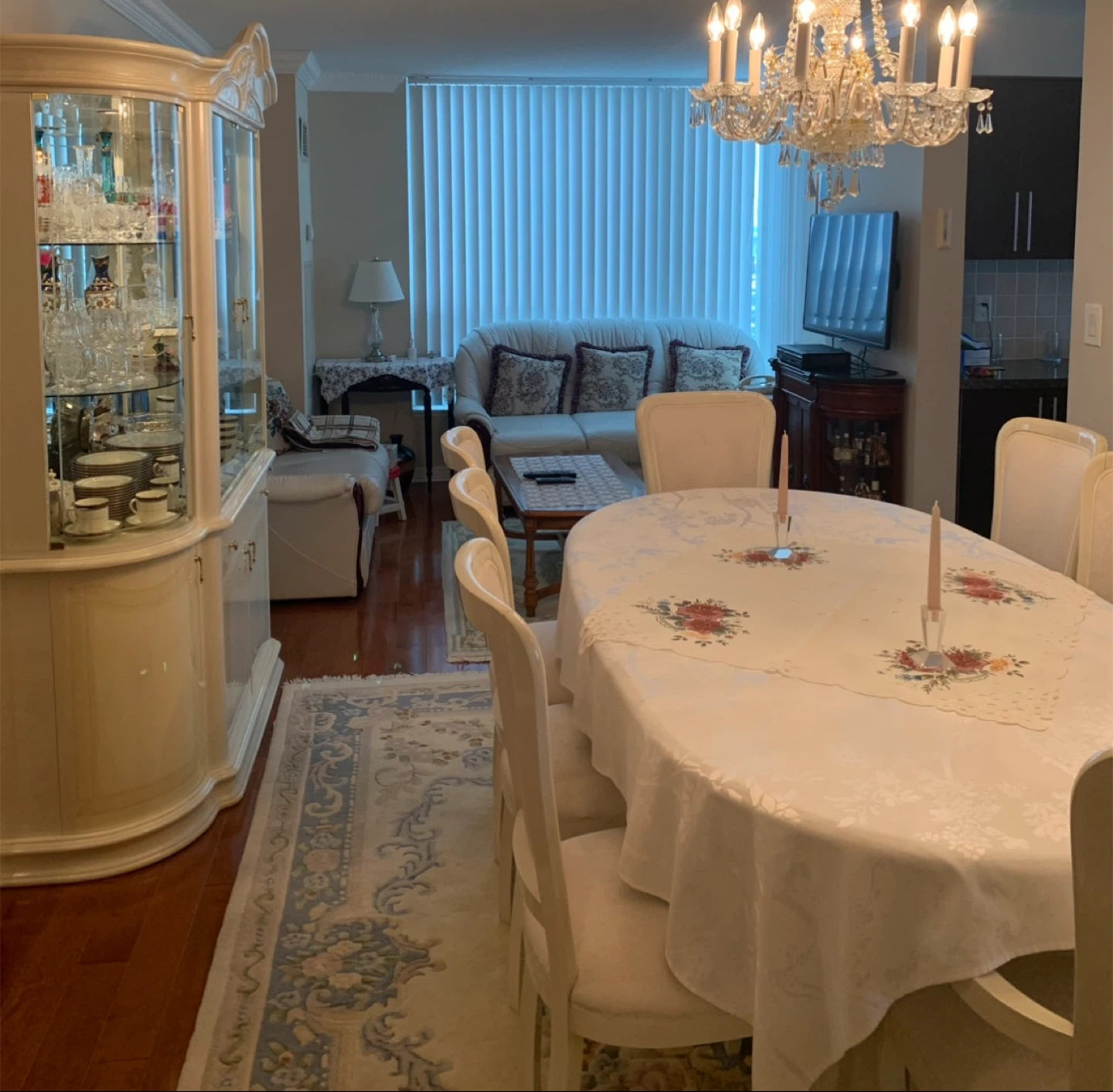 Elegant Dining Set & China Cabinet - photo 4