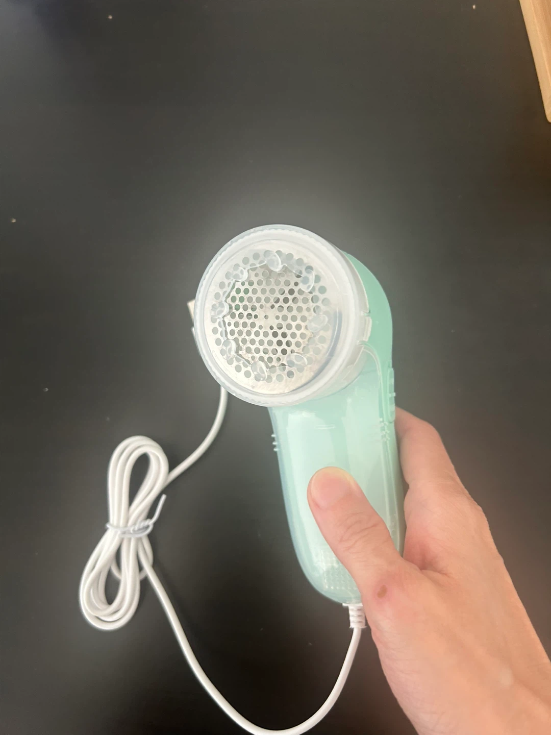 Lint Remover Fabric Shaver - Gently Used - photo 2